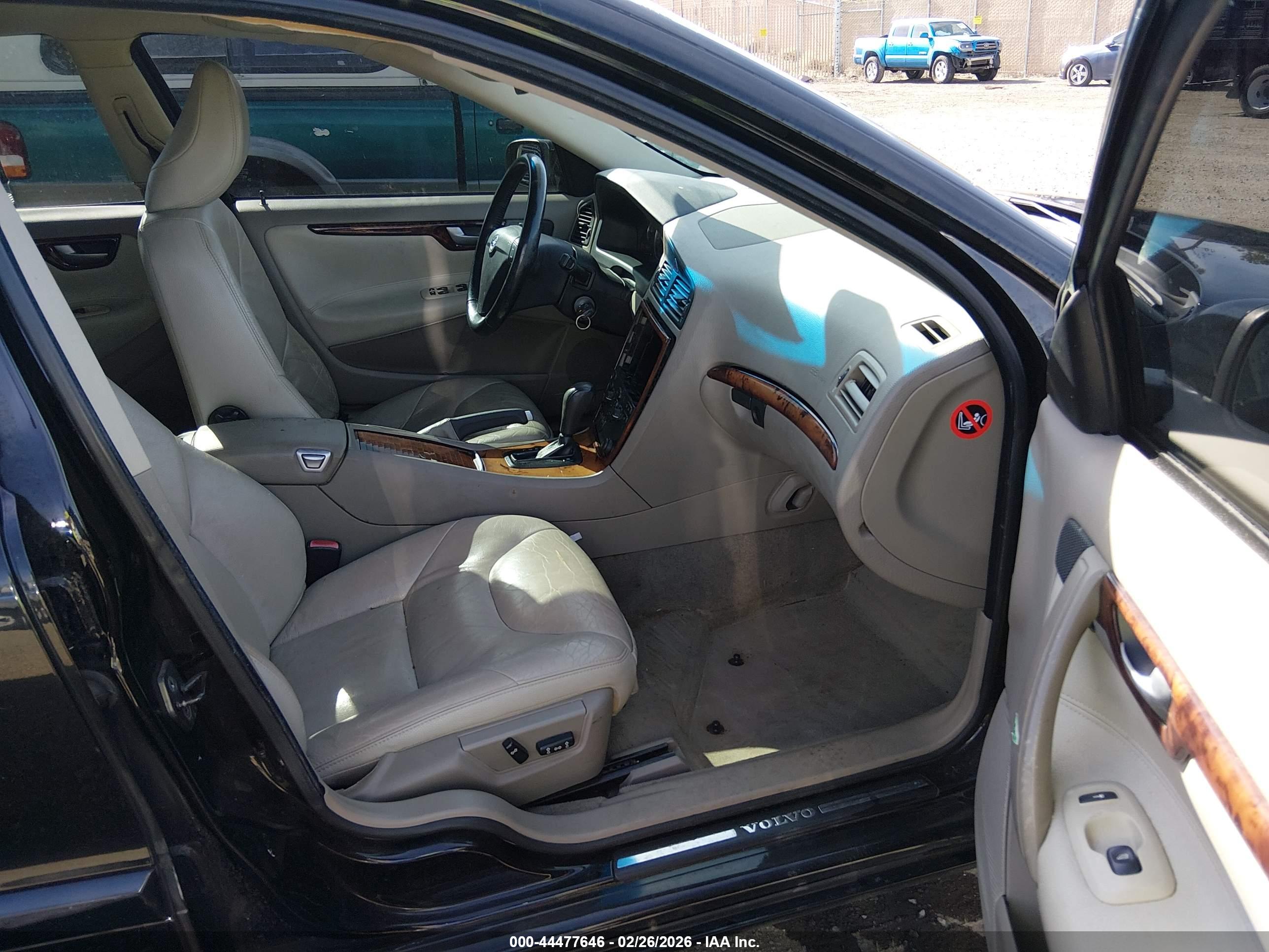 VOLVO S60 image 5