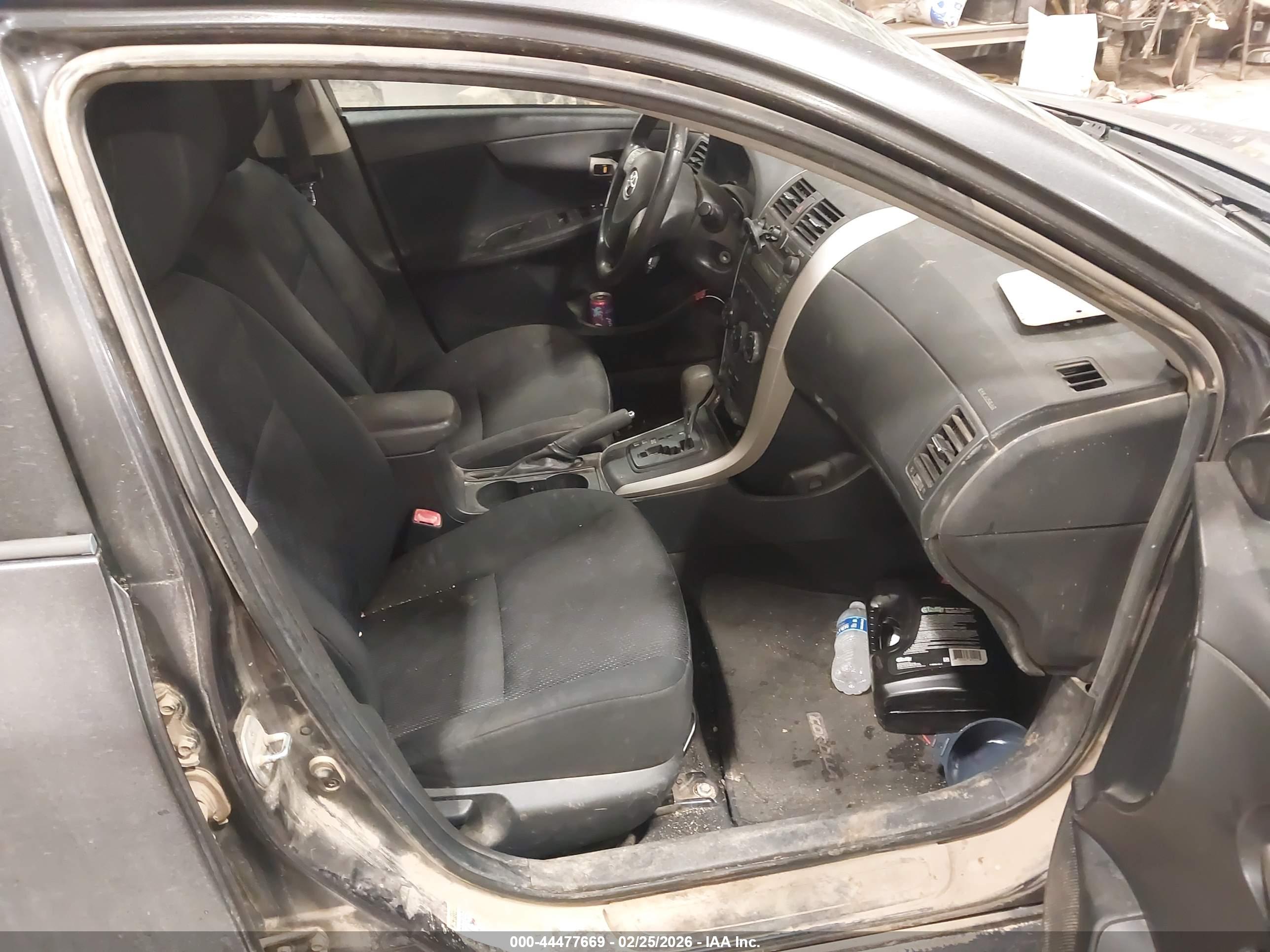 TOYOTA COROLLA image 5