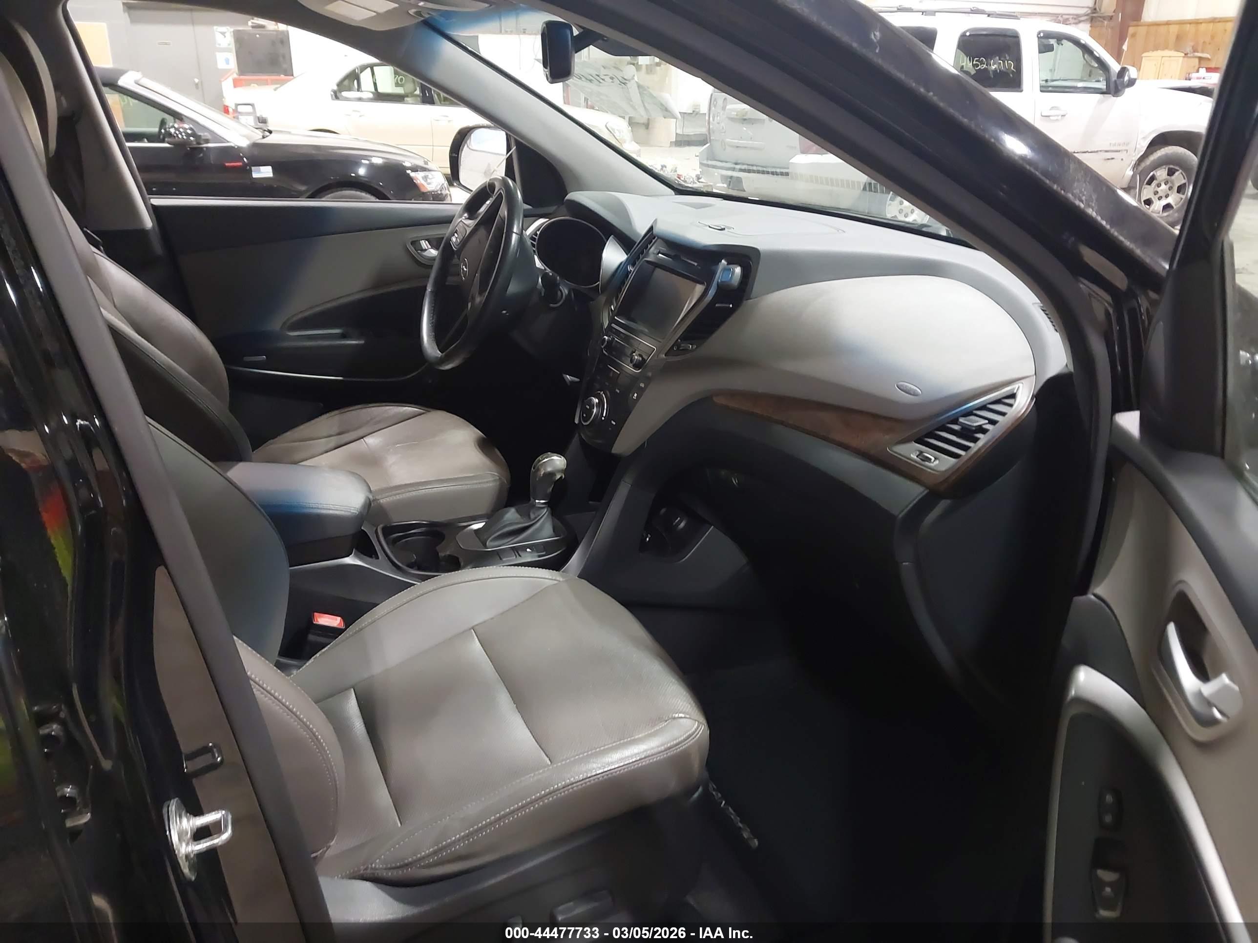 HYUNDAI SANTA image 5