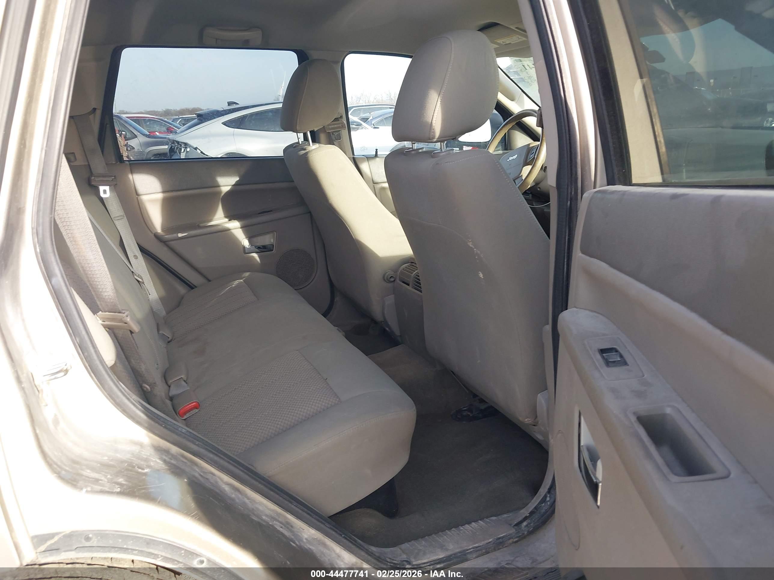 JEEP GRAND image 8
