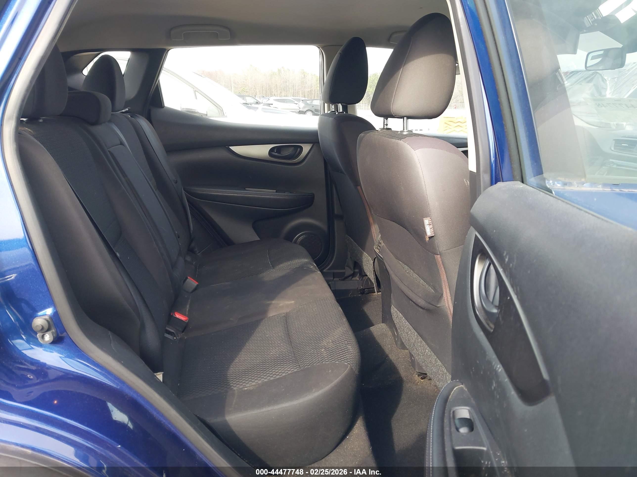NISSAN ROGUE image 8