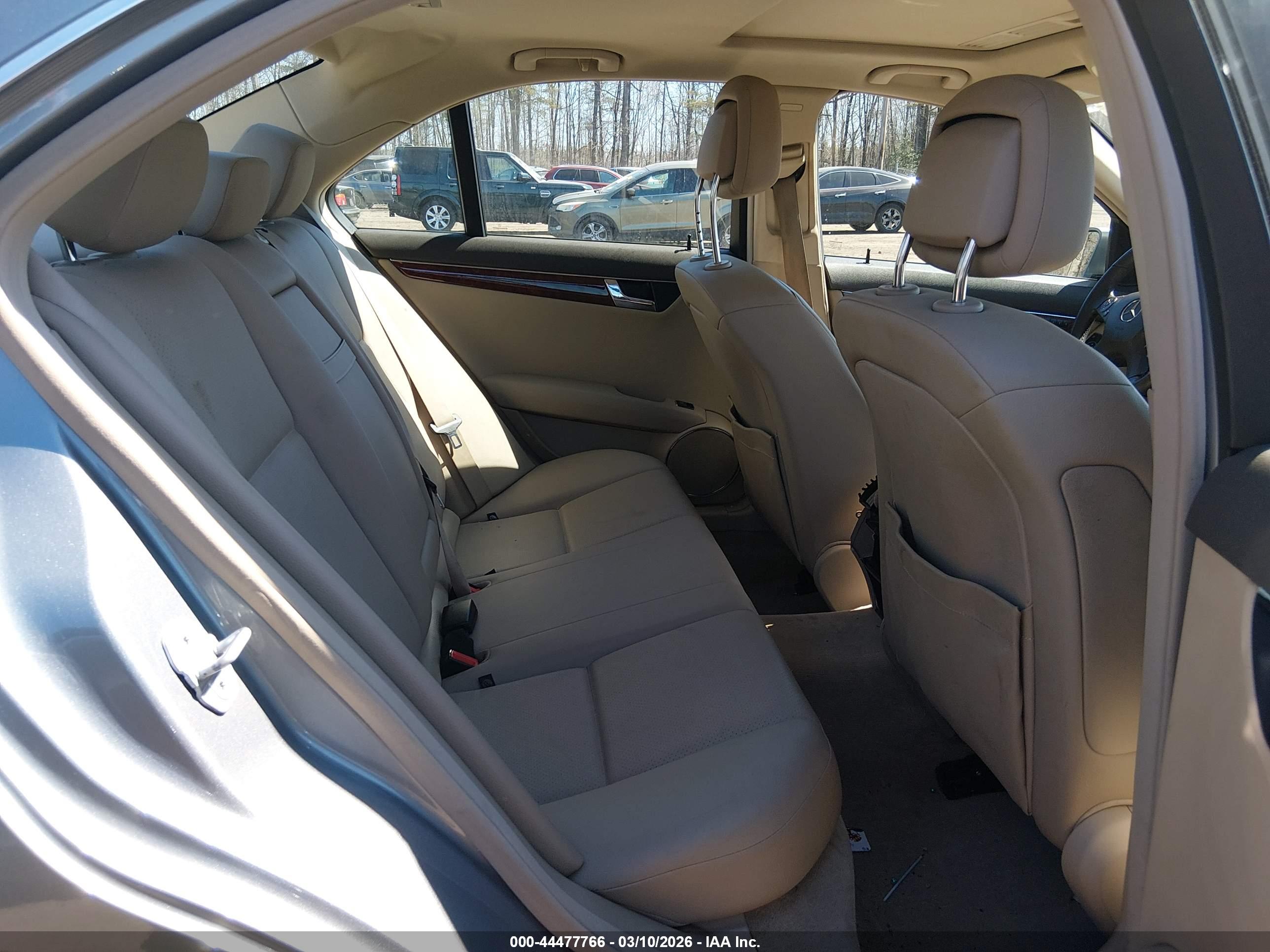 MERCEDES-BENZ C image 8