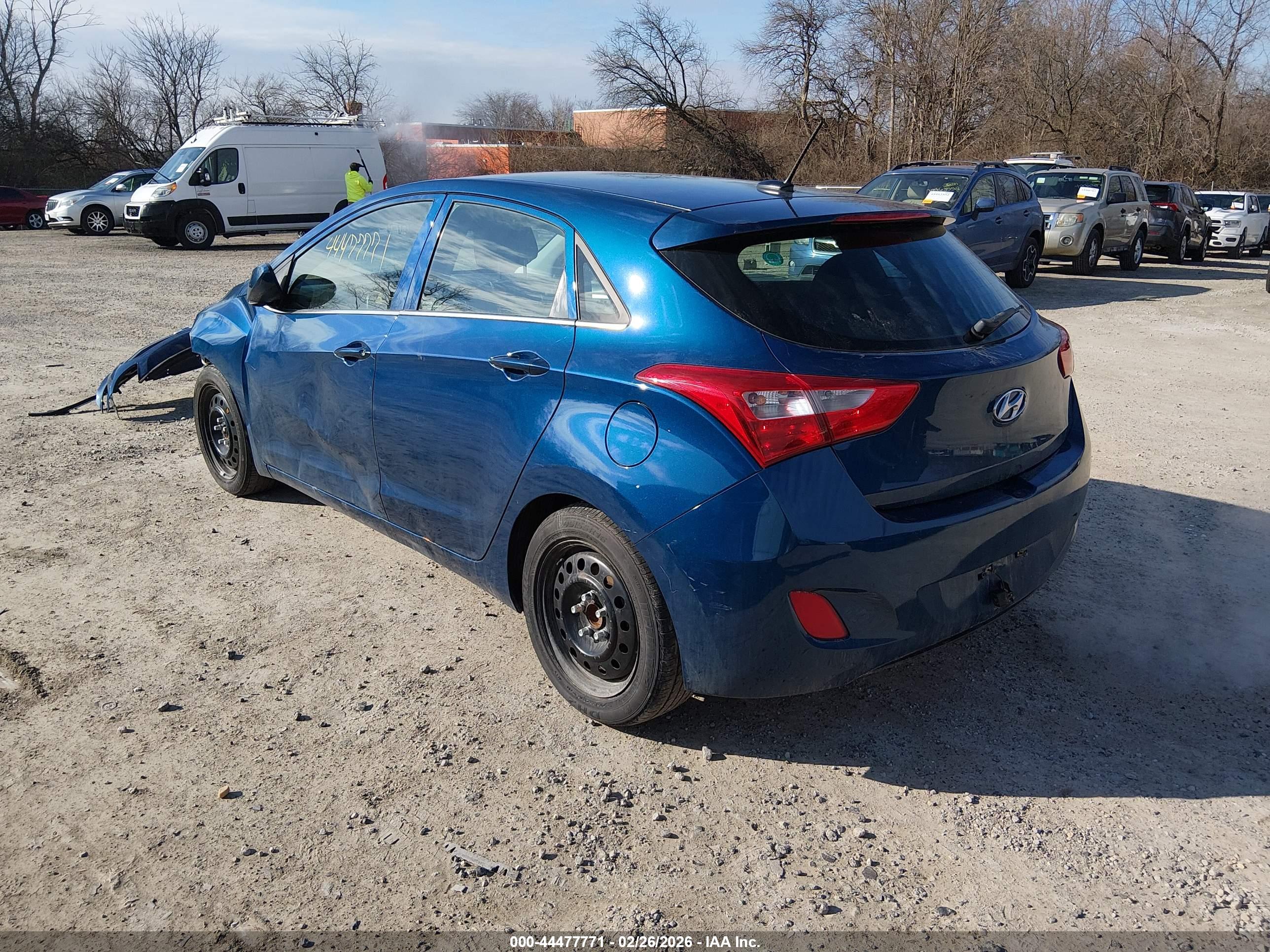 HYUNDAI ELANTRA image 3