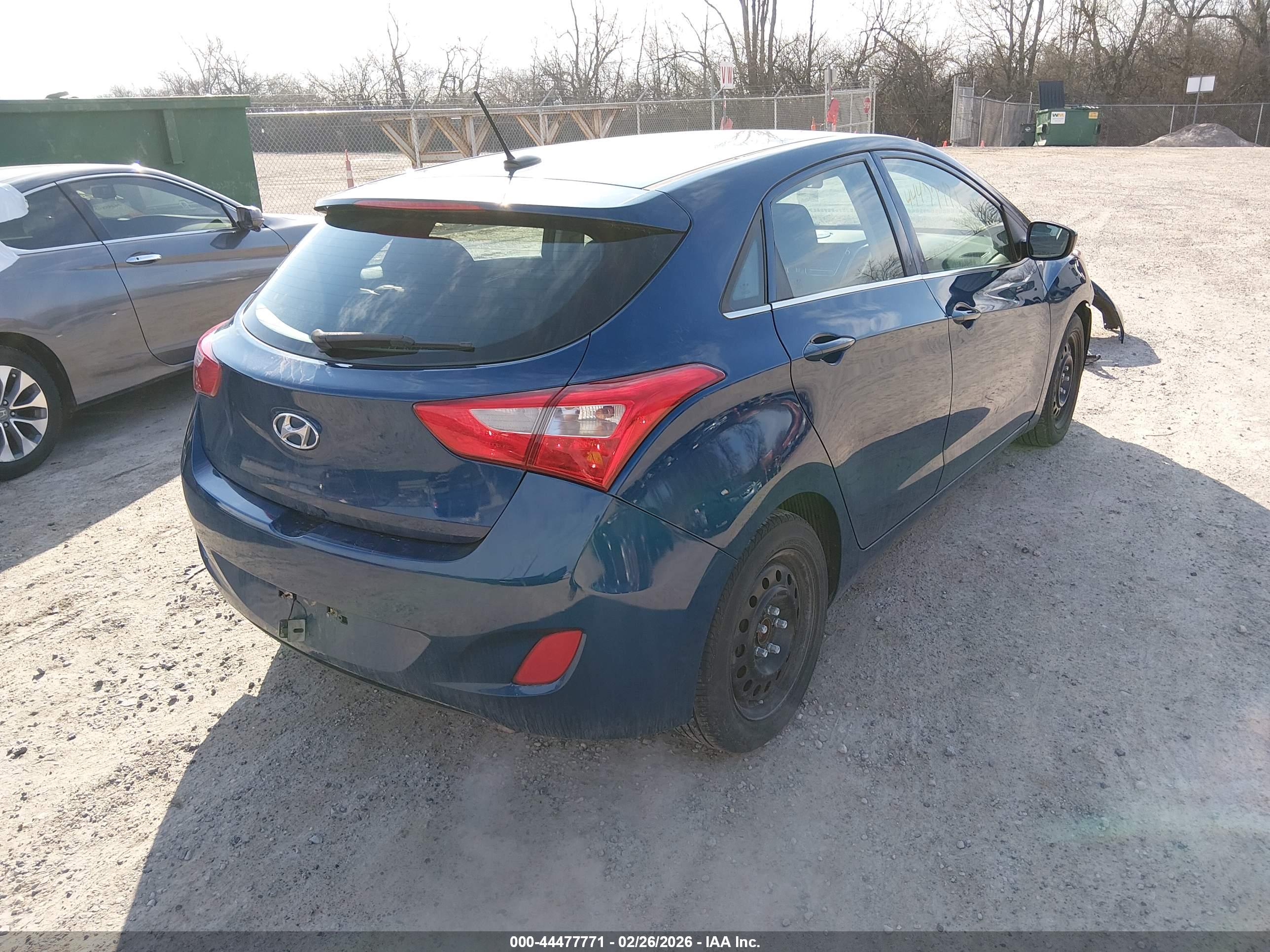 HYUNDAI ELANTRA image 4