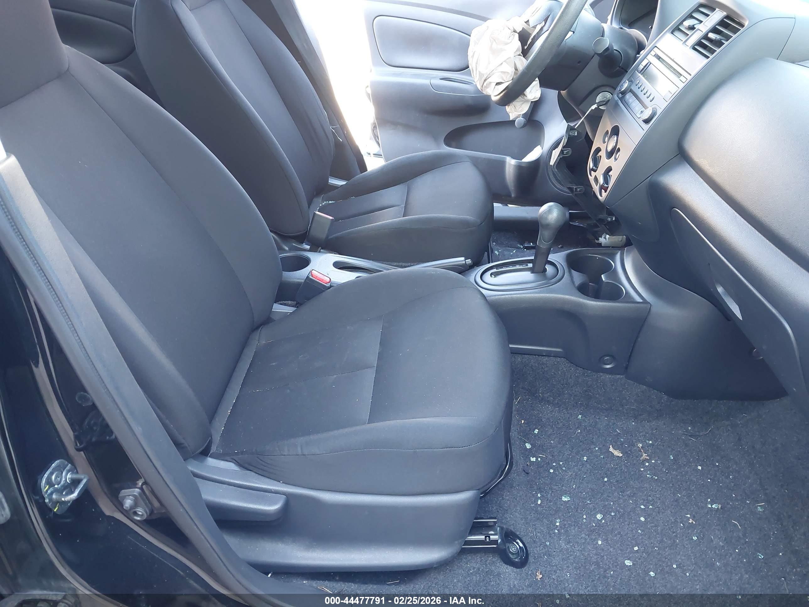 NISSAN VERSA image 5