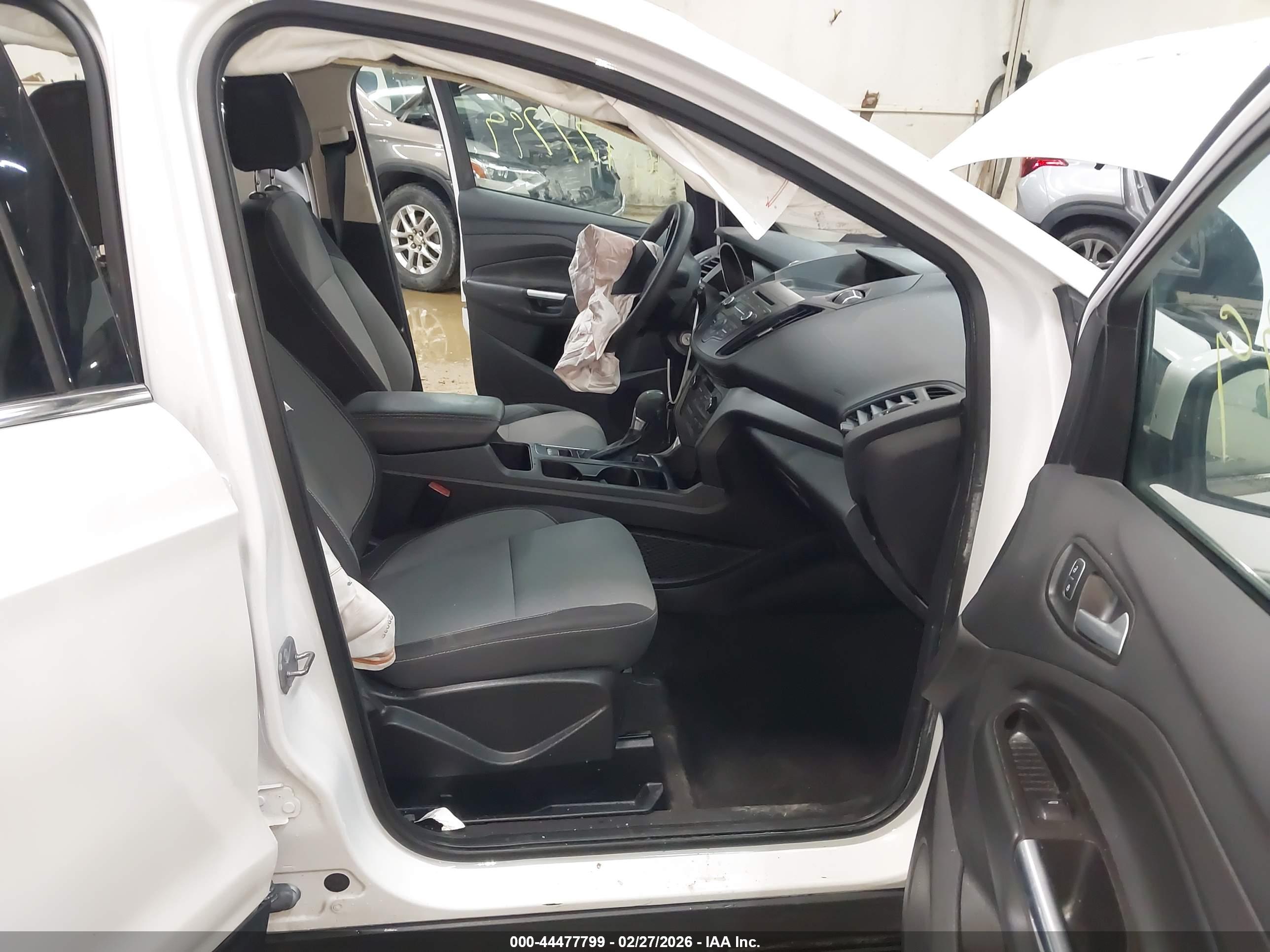 FORD ESCAPE image 5