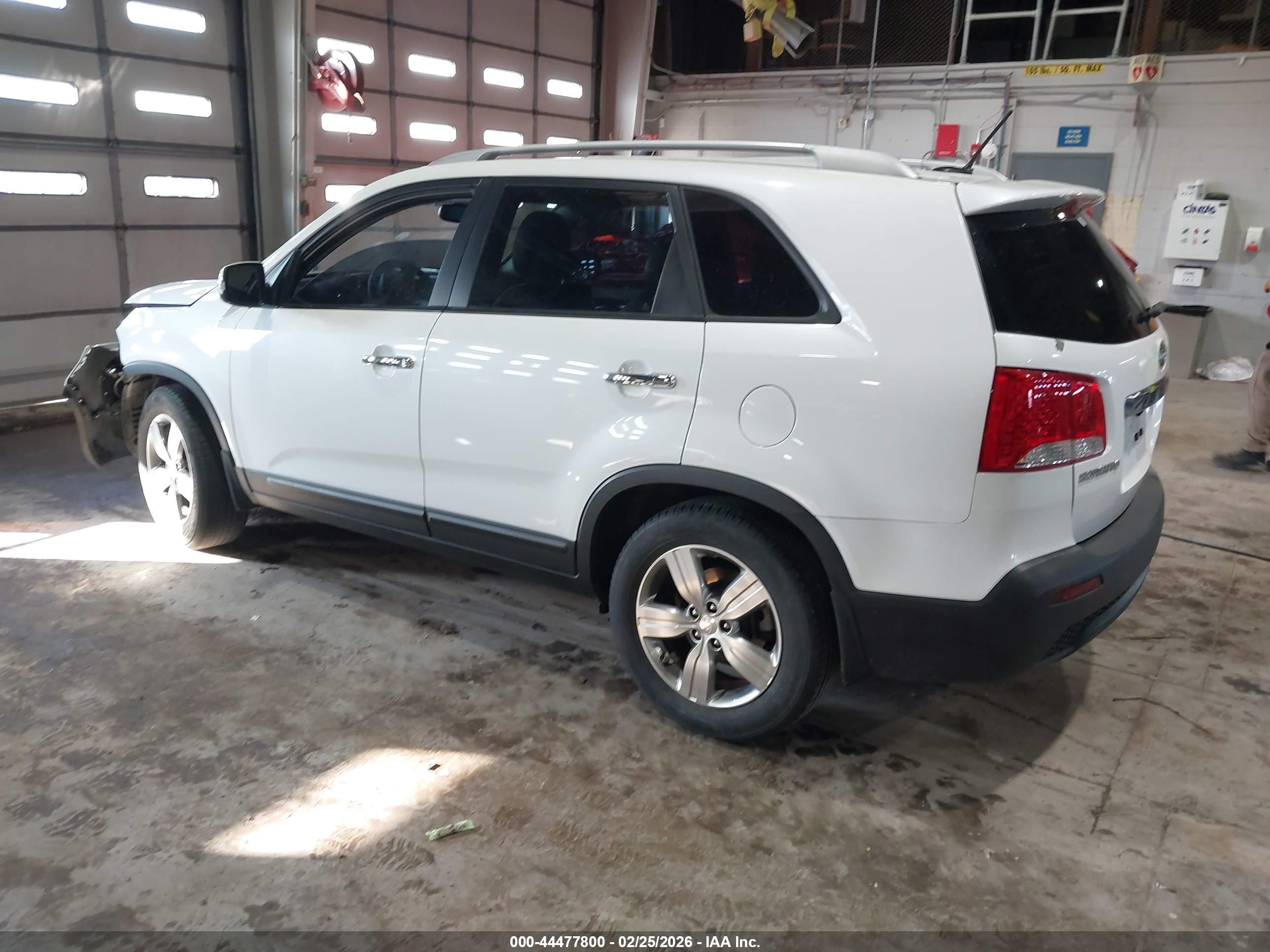 KIA SORENTO image 3