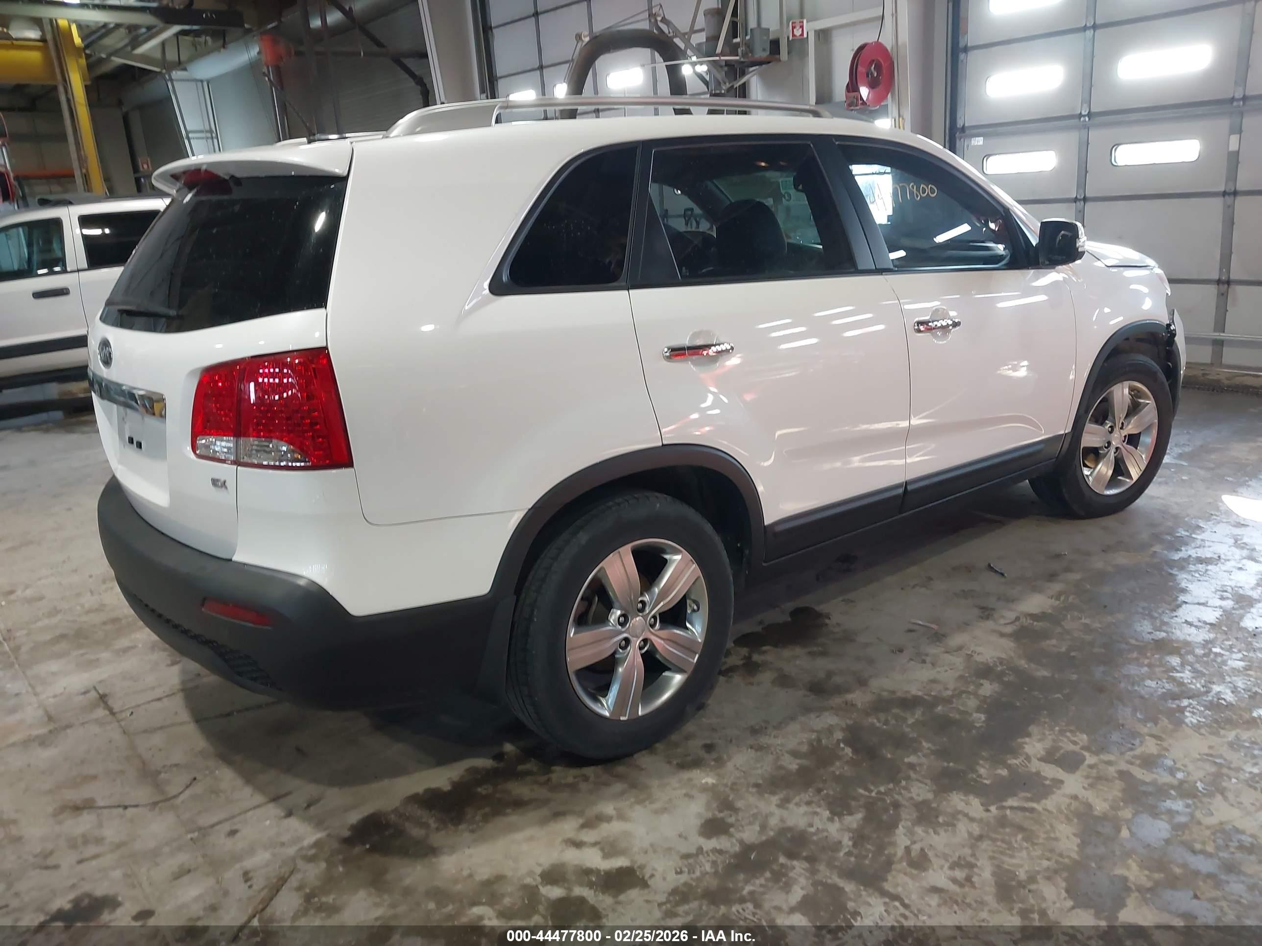 KIA SORENTO image 4