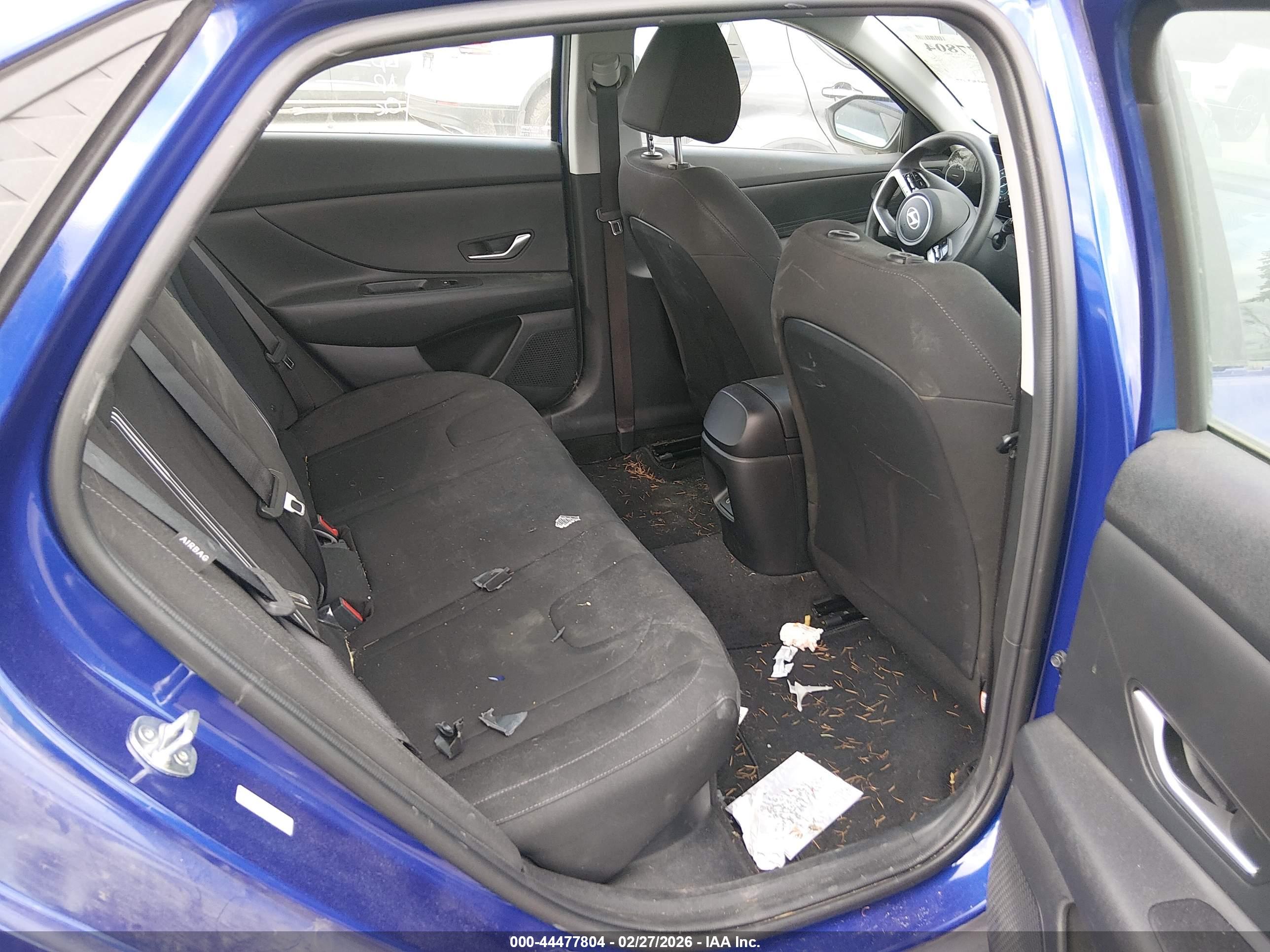 HYUNDAI ELANTRA image 8