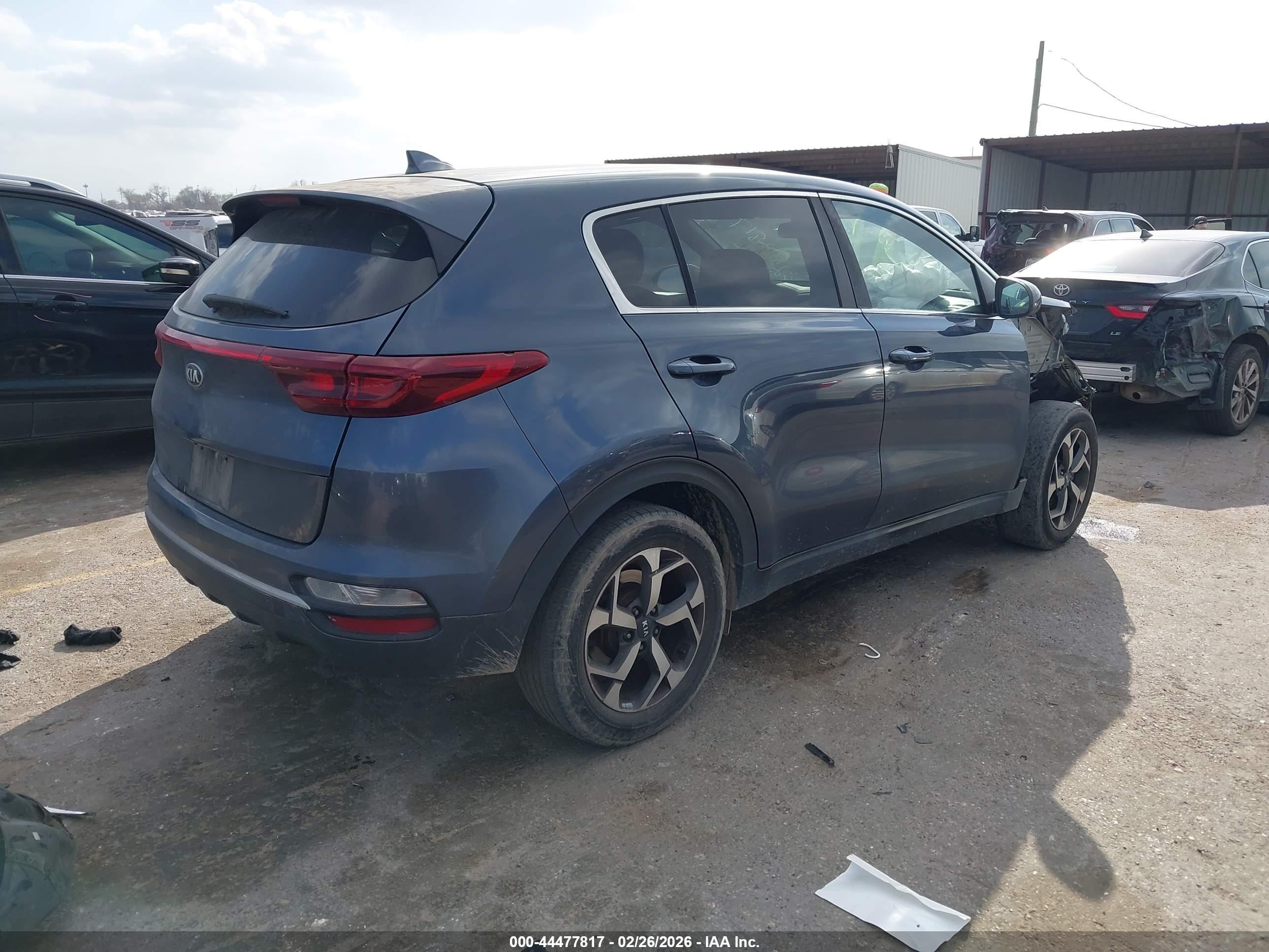 KIA SPORTAGE image 4