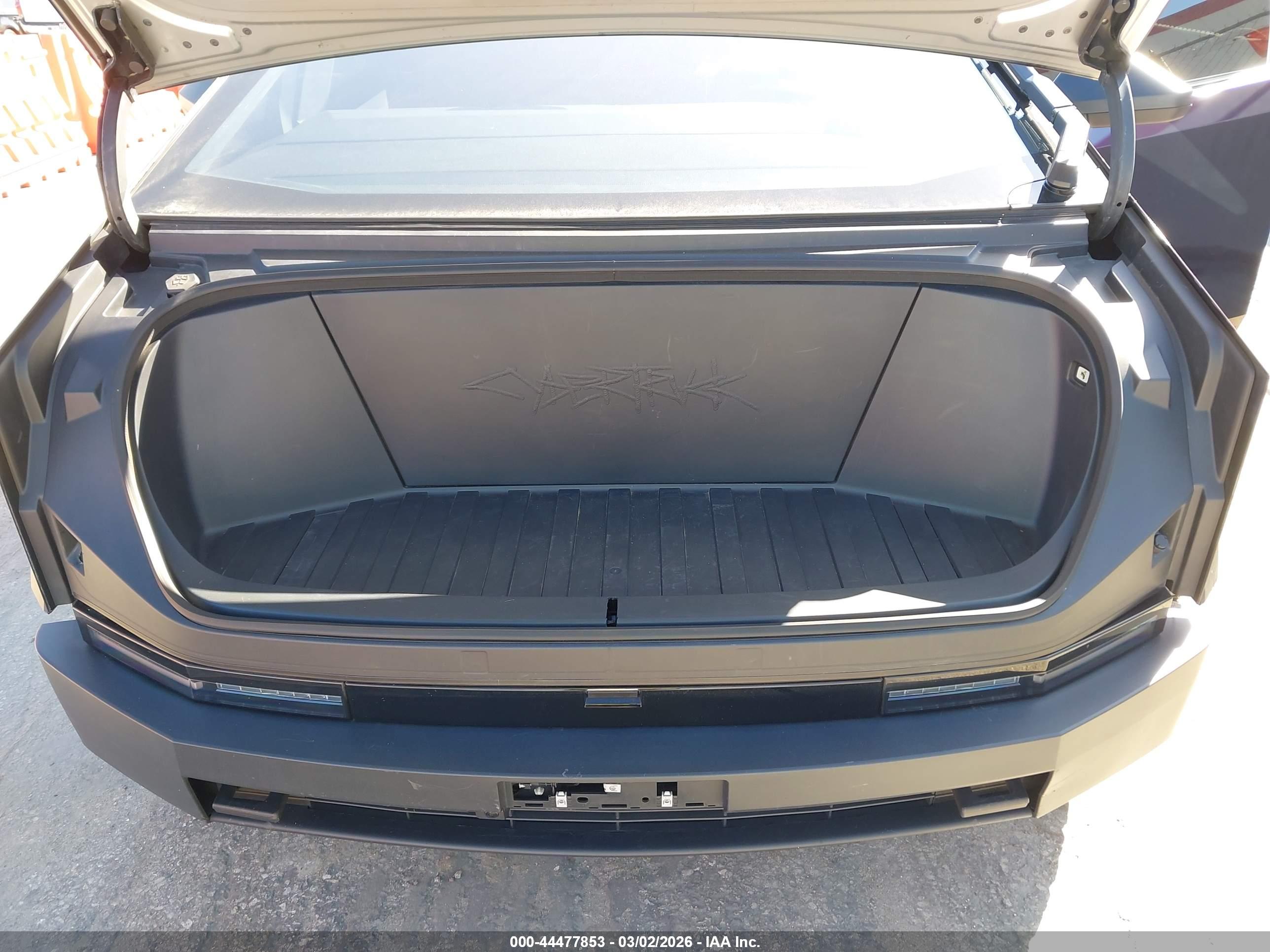 TESLA CYBERTRUCK image 10