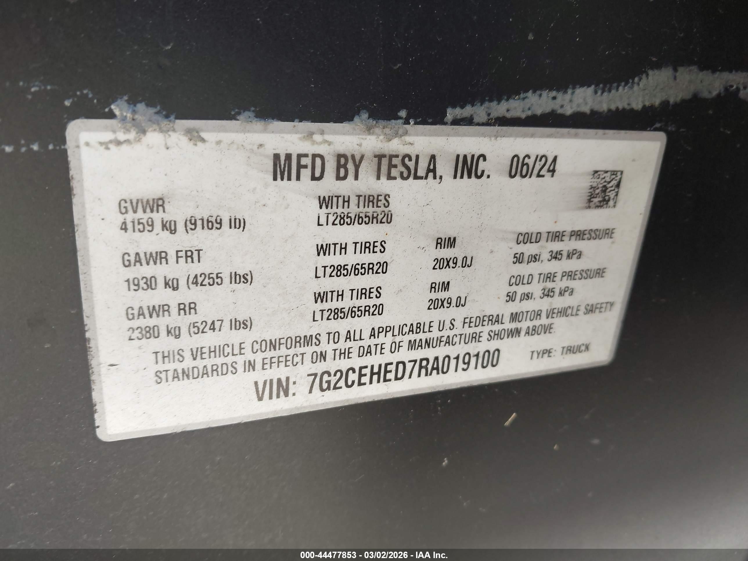 TESLA CYBERTRUCK image 9