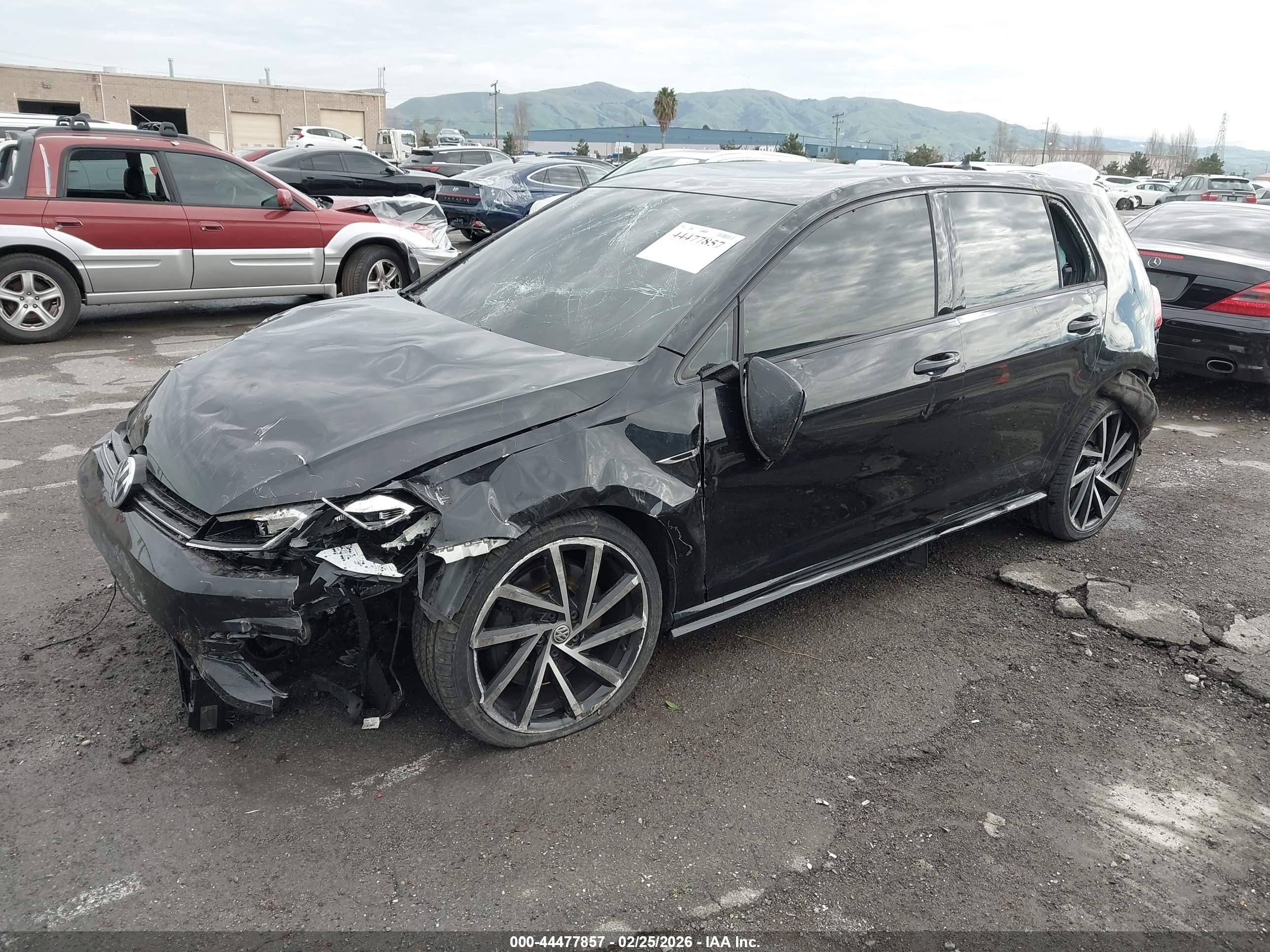 VOLKSWAGEN GOLF image 2