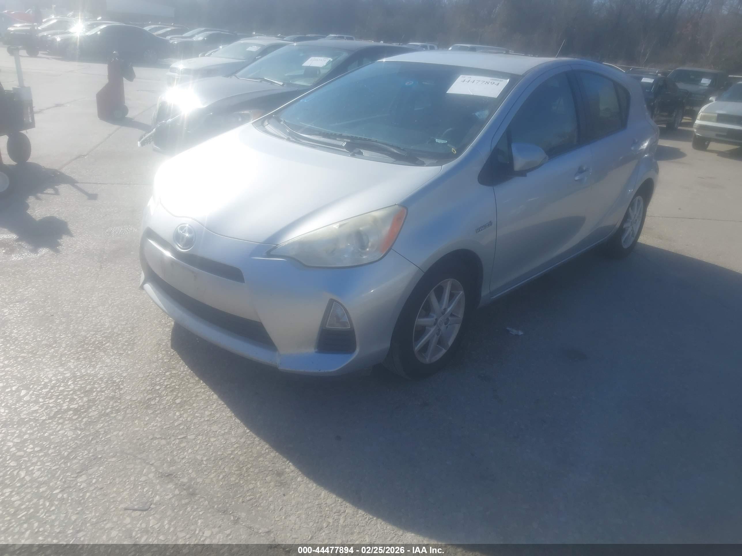 TOYOTA PRIUS image 2