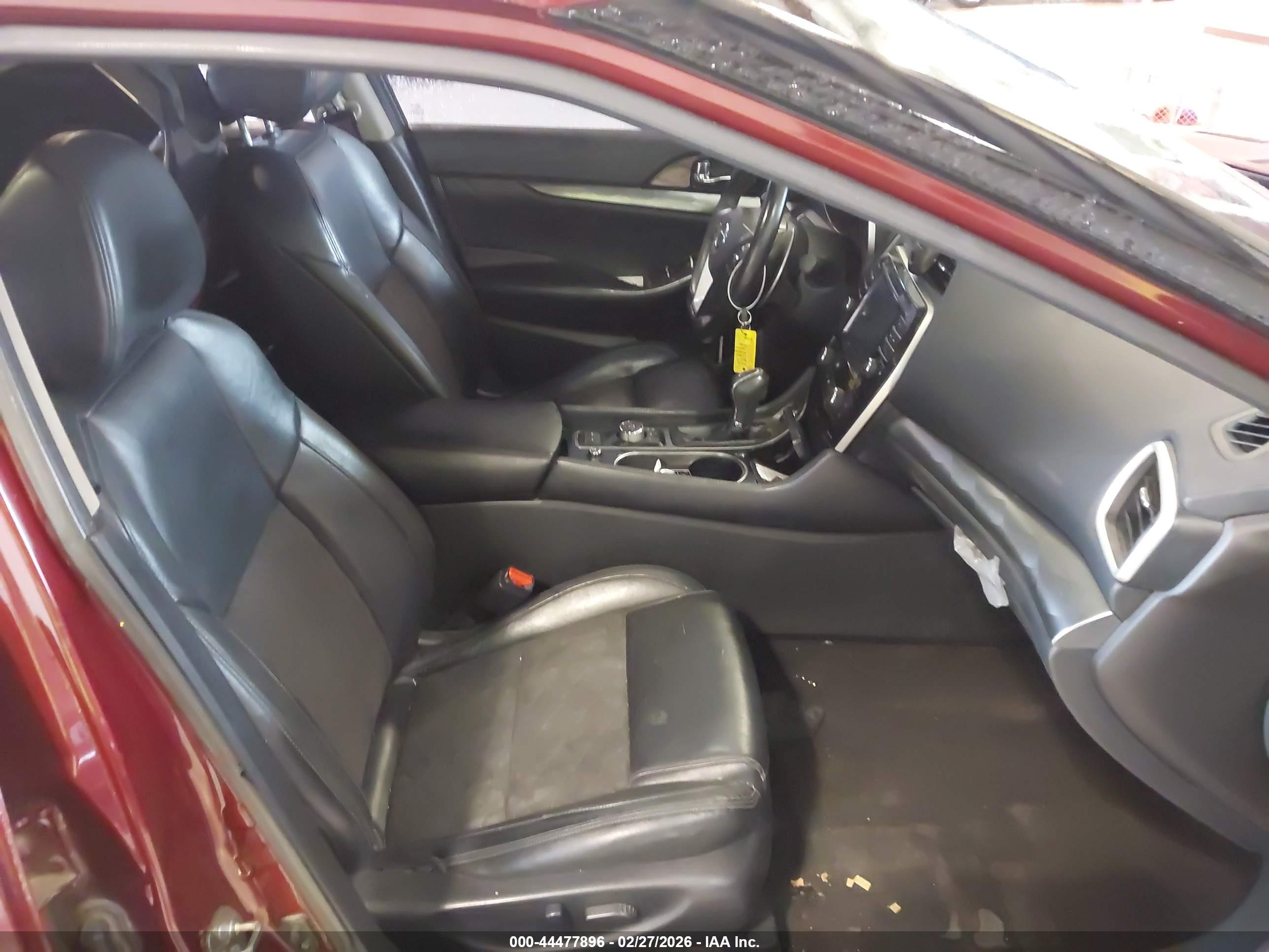 NISSAN MAXIMA image 5