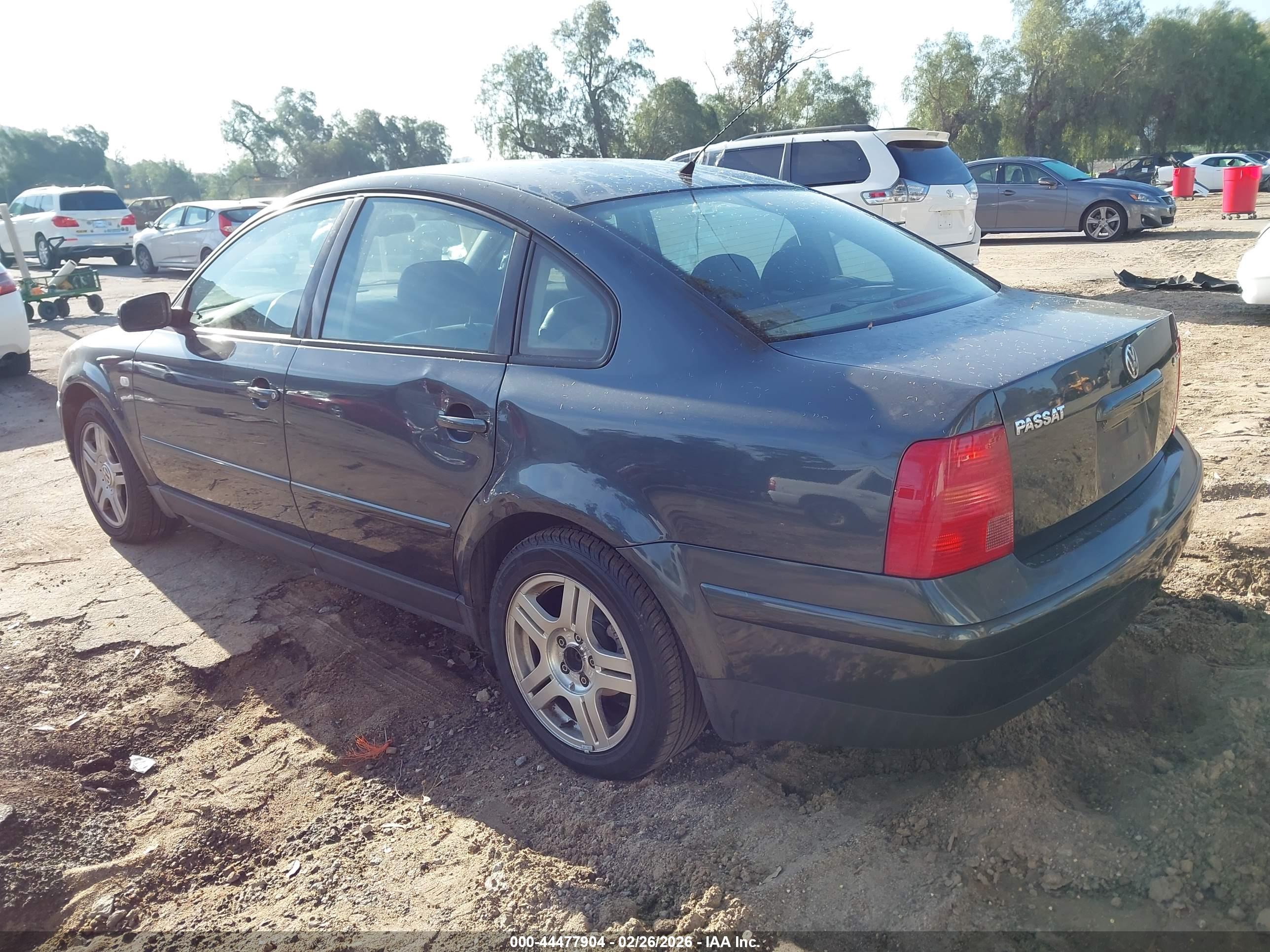 VOLKSWAGEN PASSAT image 3