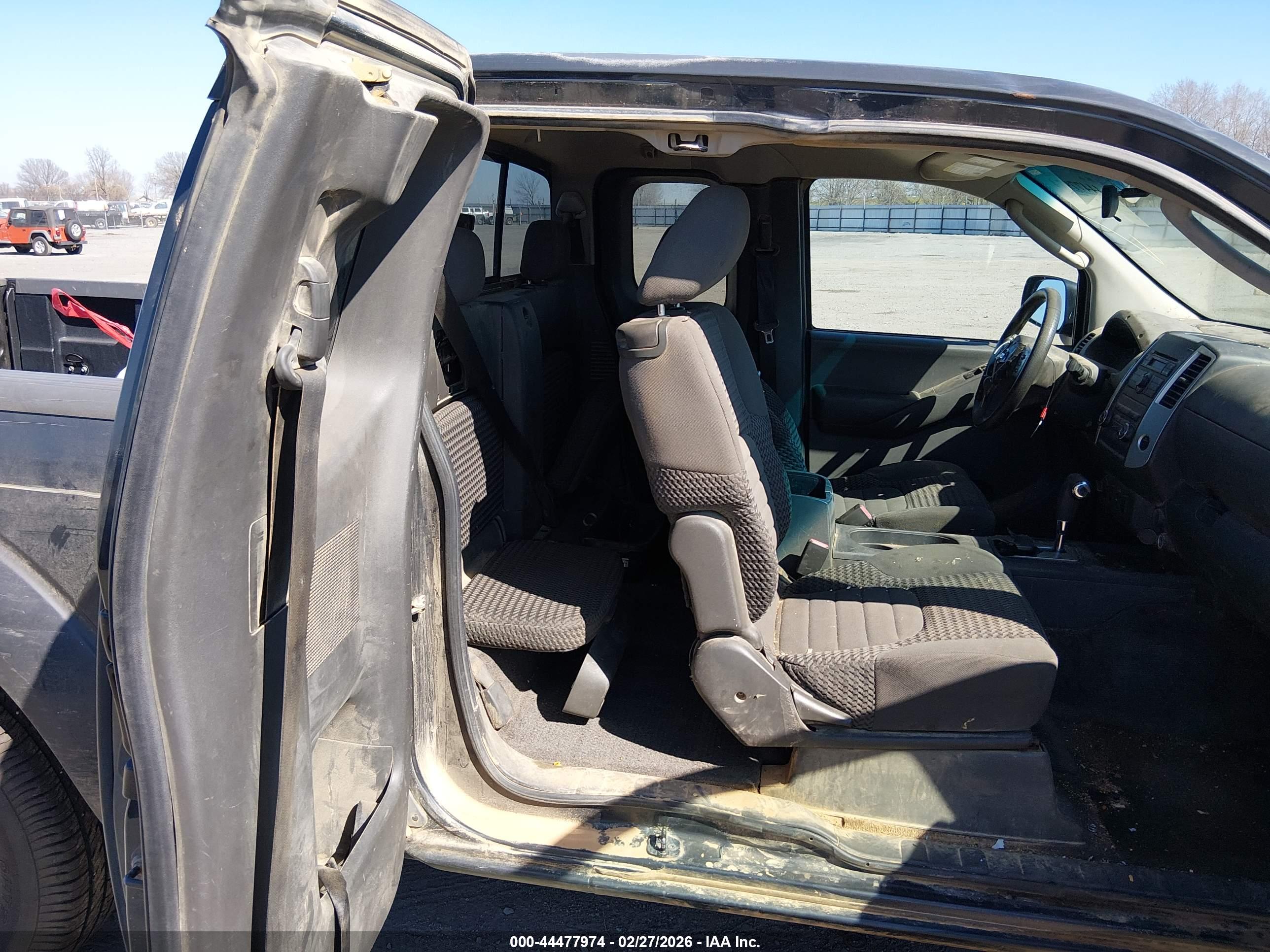 NISSAN FRONTIER image 8