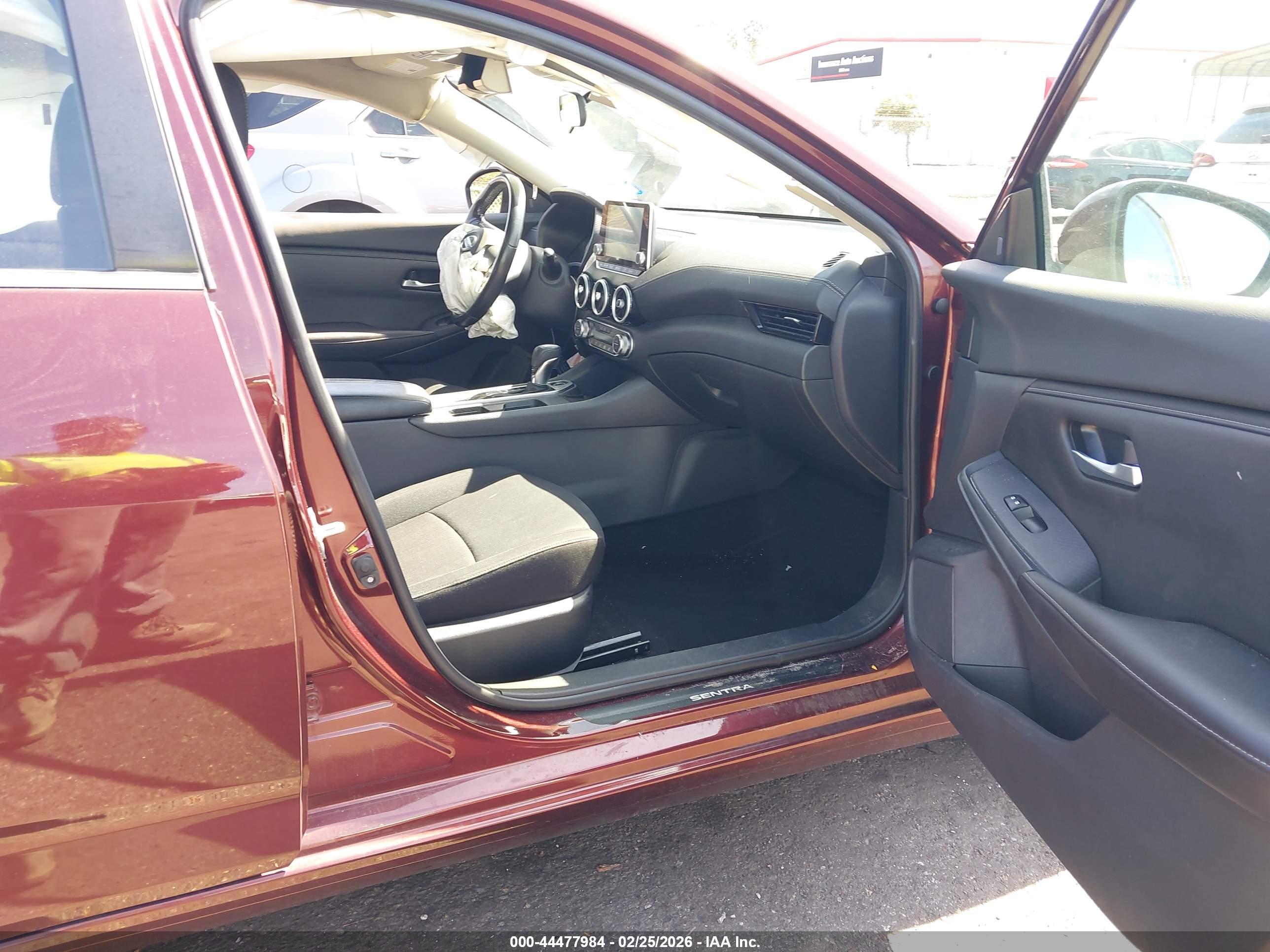 NISSAN SENTRA image 5