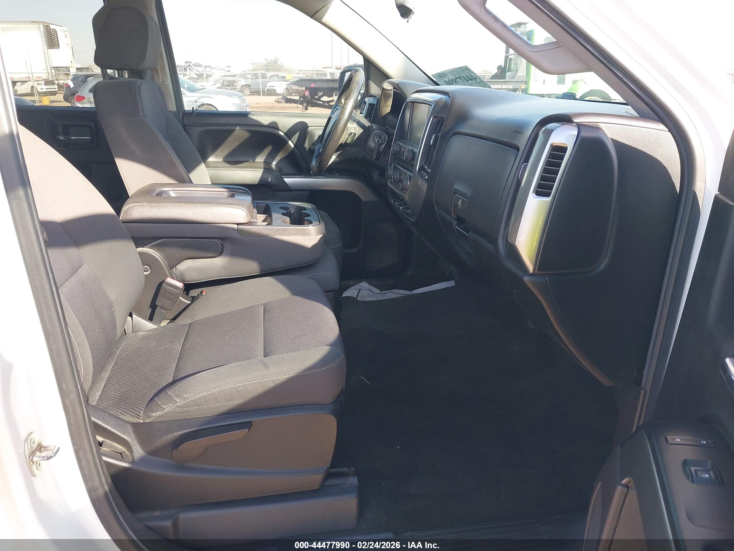CHEVROLET SILVERADO image 5