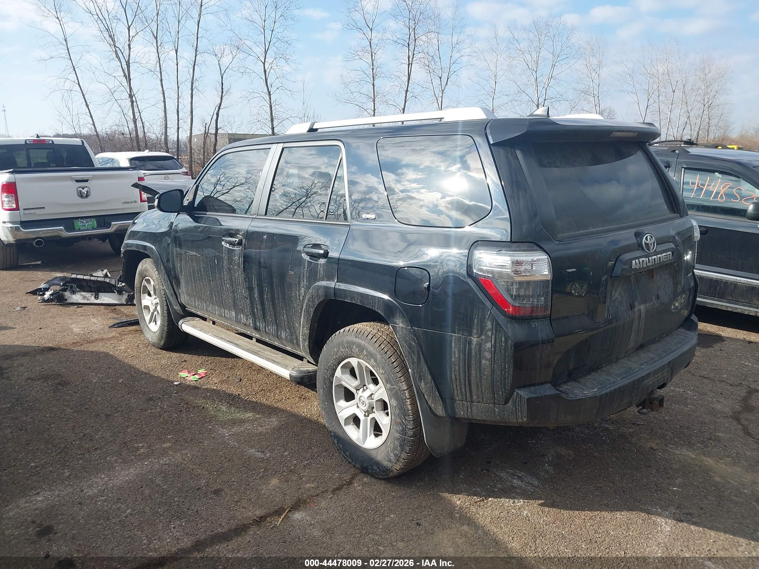 TOYOTA 4RUNNER image 3