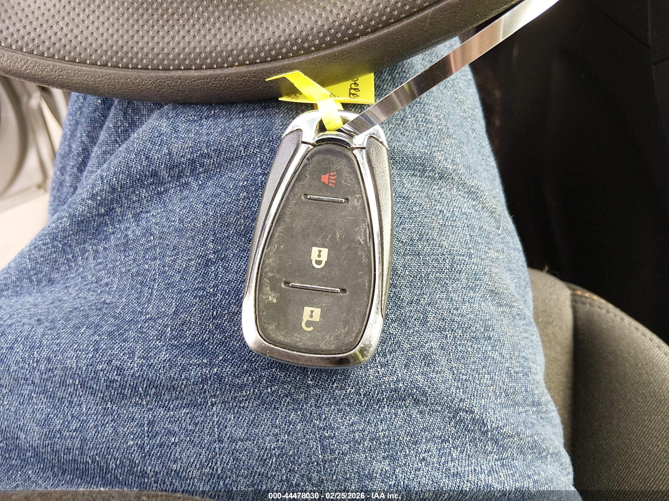 CHEVROLET EQUINOX image 11