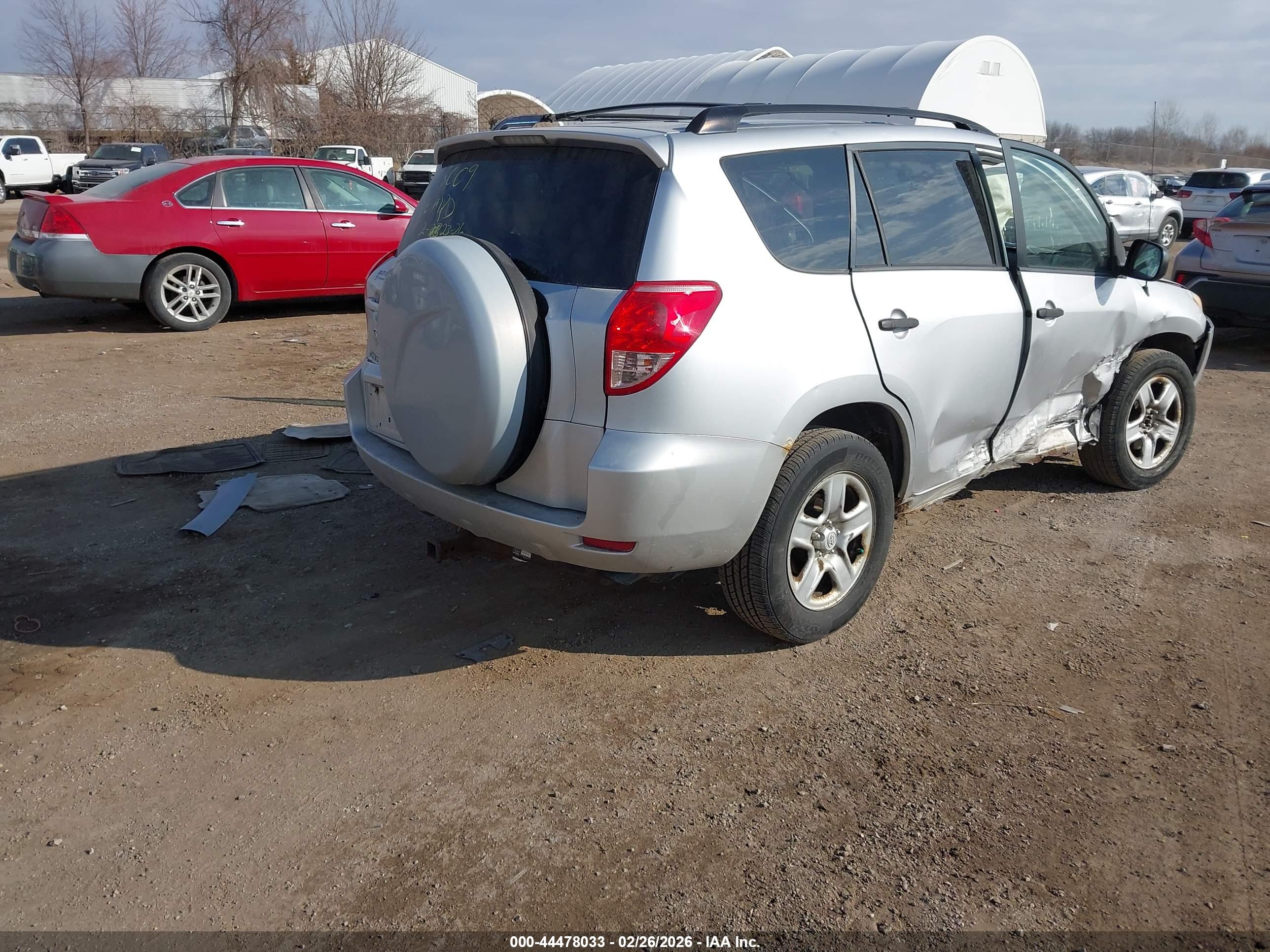 TOYOTA RAV4 image 4