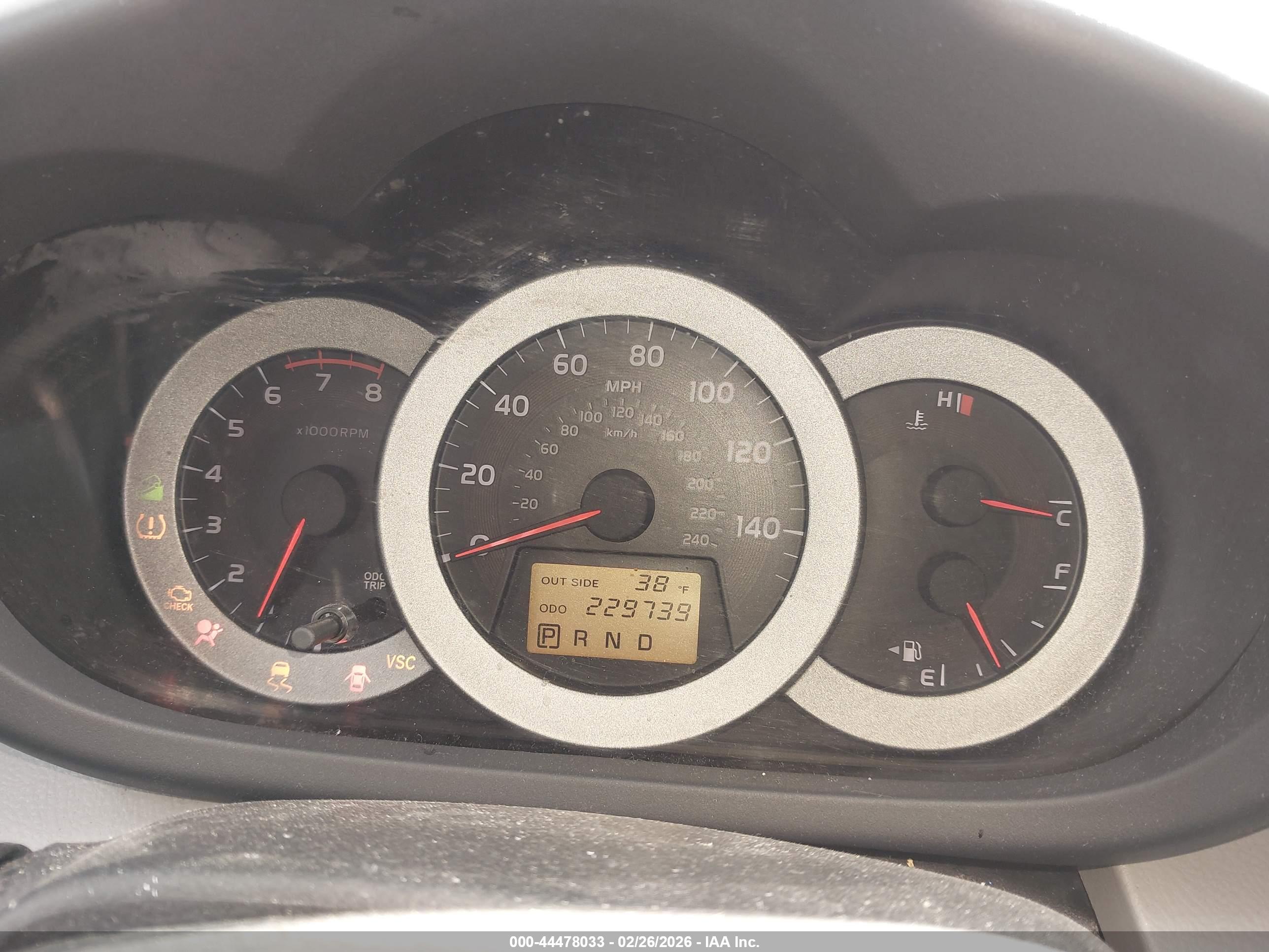 TOYOTA RAV4 image 7