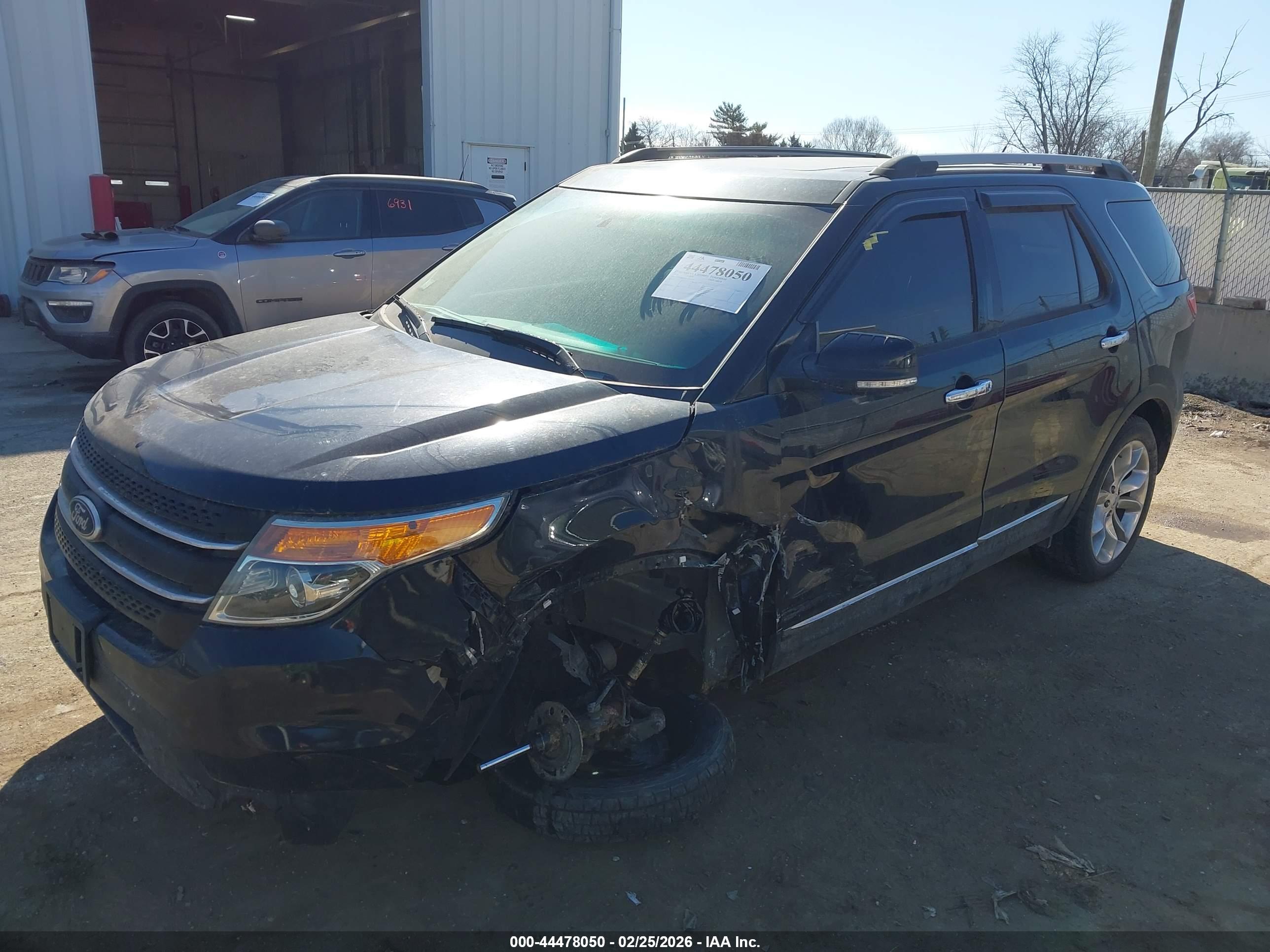 FORD EXPLORER image 2