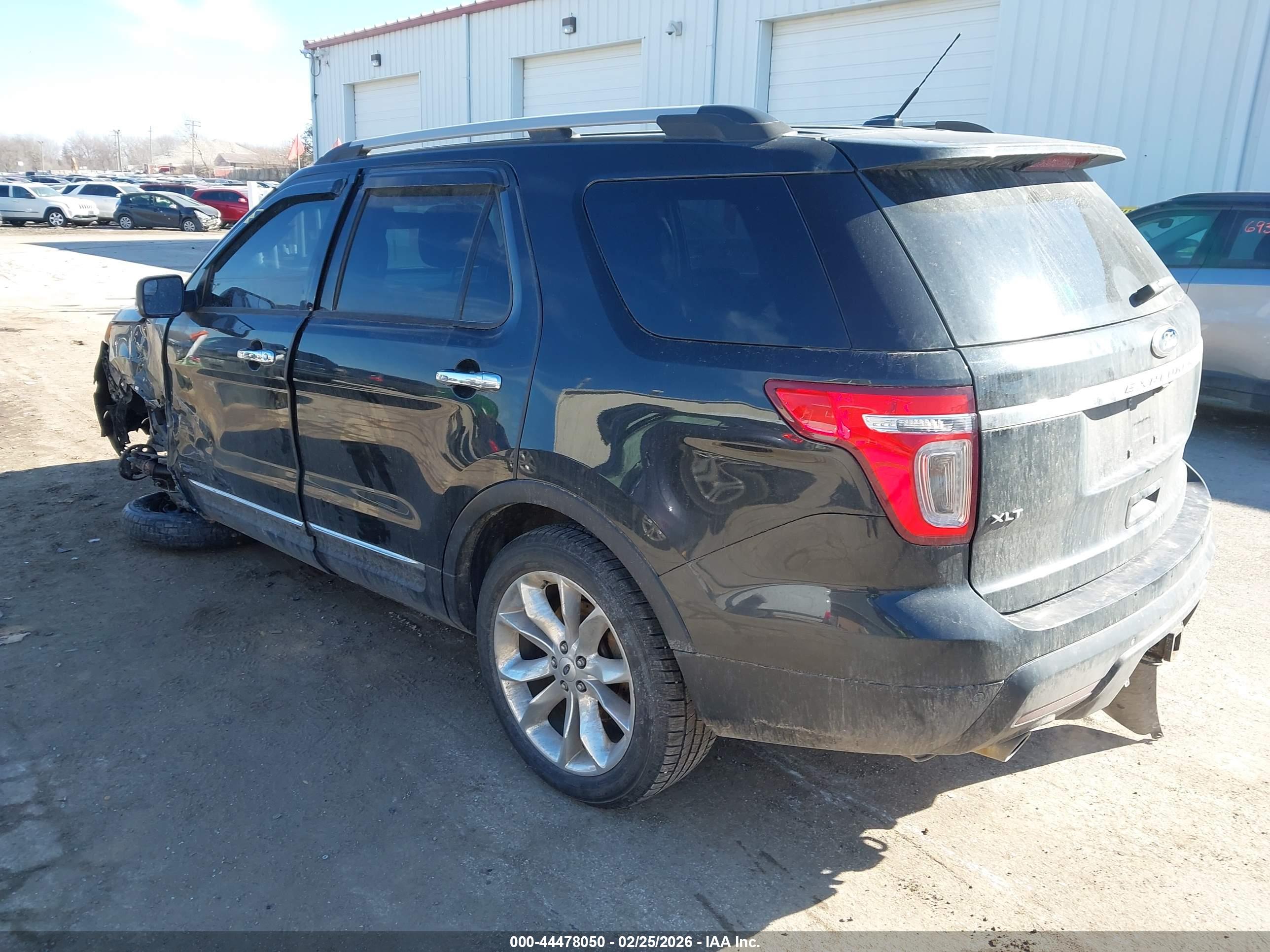 FORD EXPLORER image 3