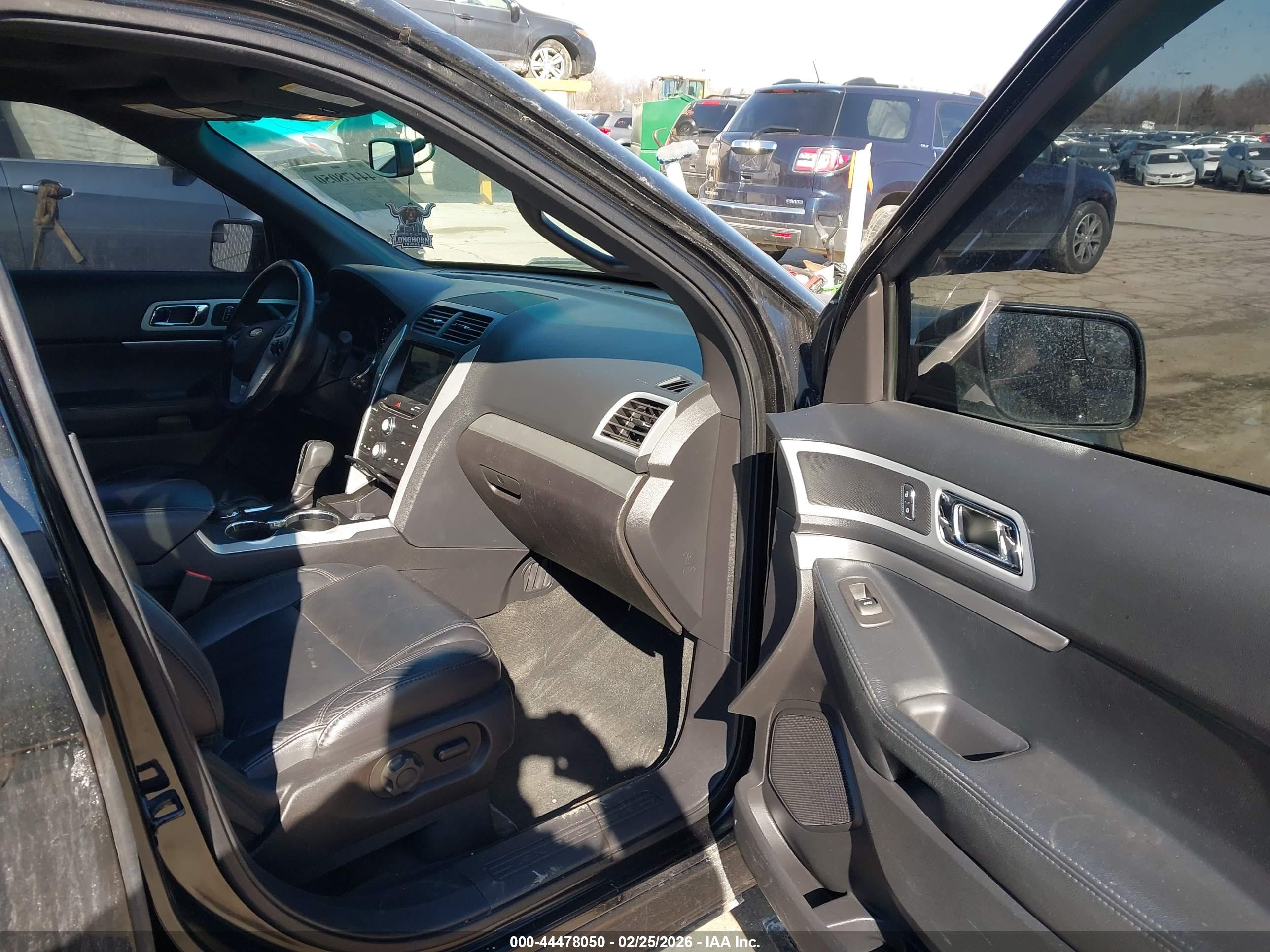 FORD EXPLORER image 5
