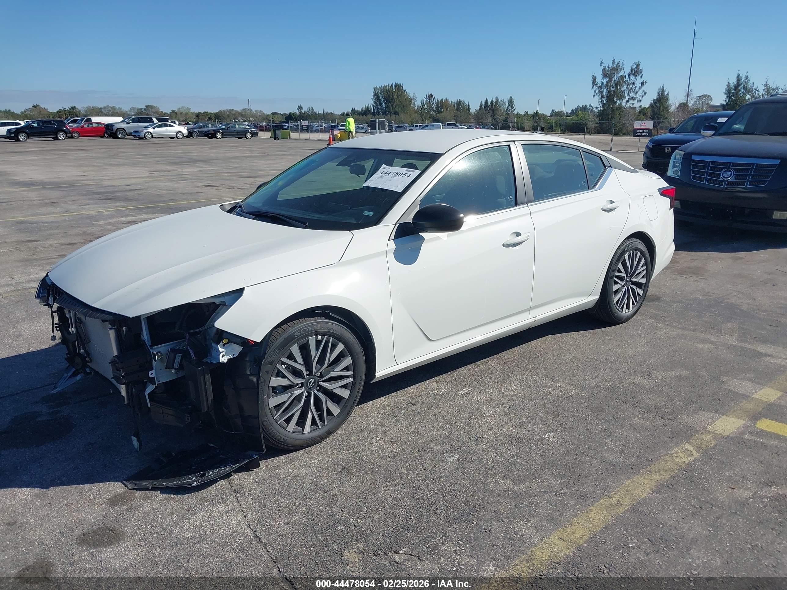 NISSAN ALTIMA image 2