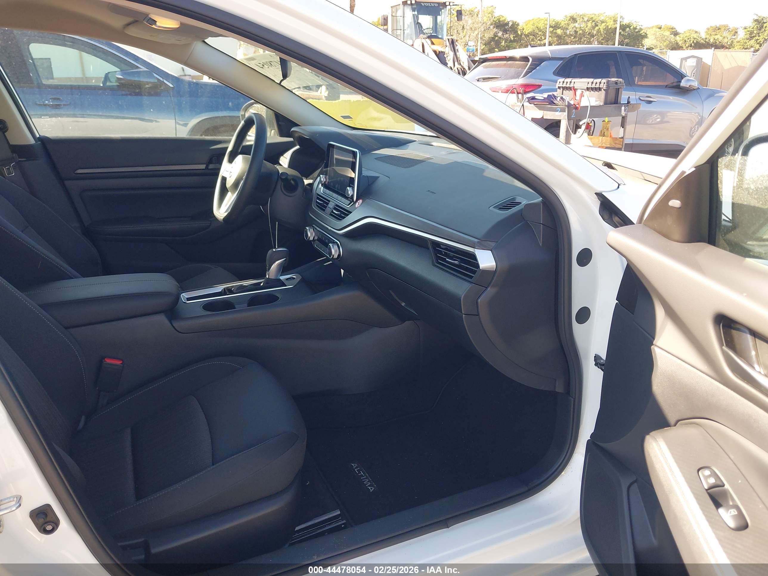 NISSAN ALTIMA image 5