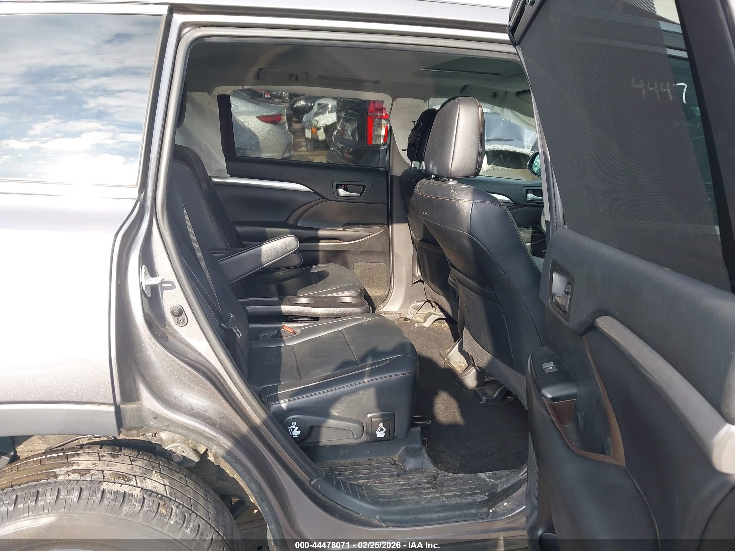 TOYOTA HIGHLANDER image 8