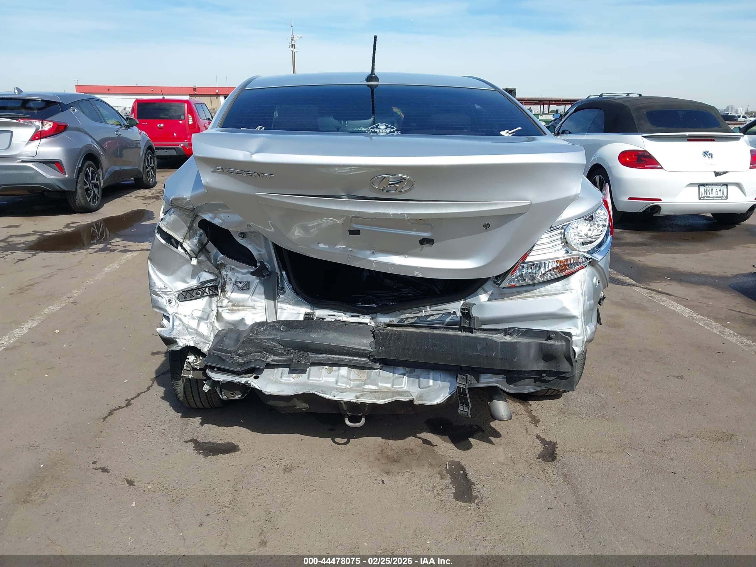 HYUNDAI ACCENT image 6