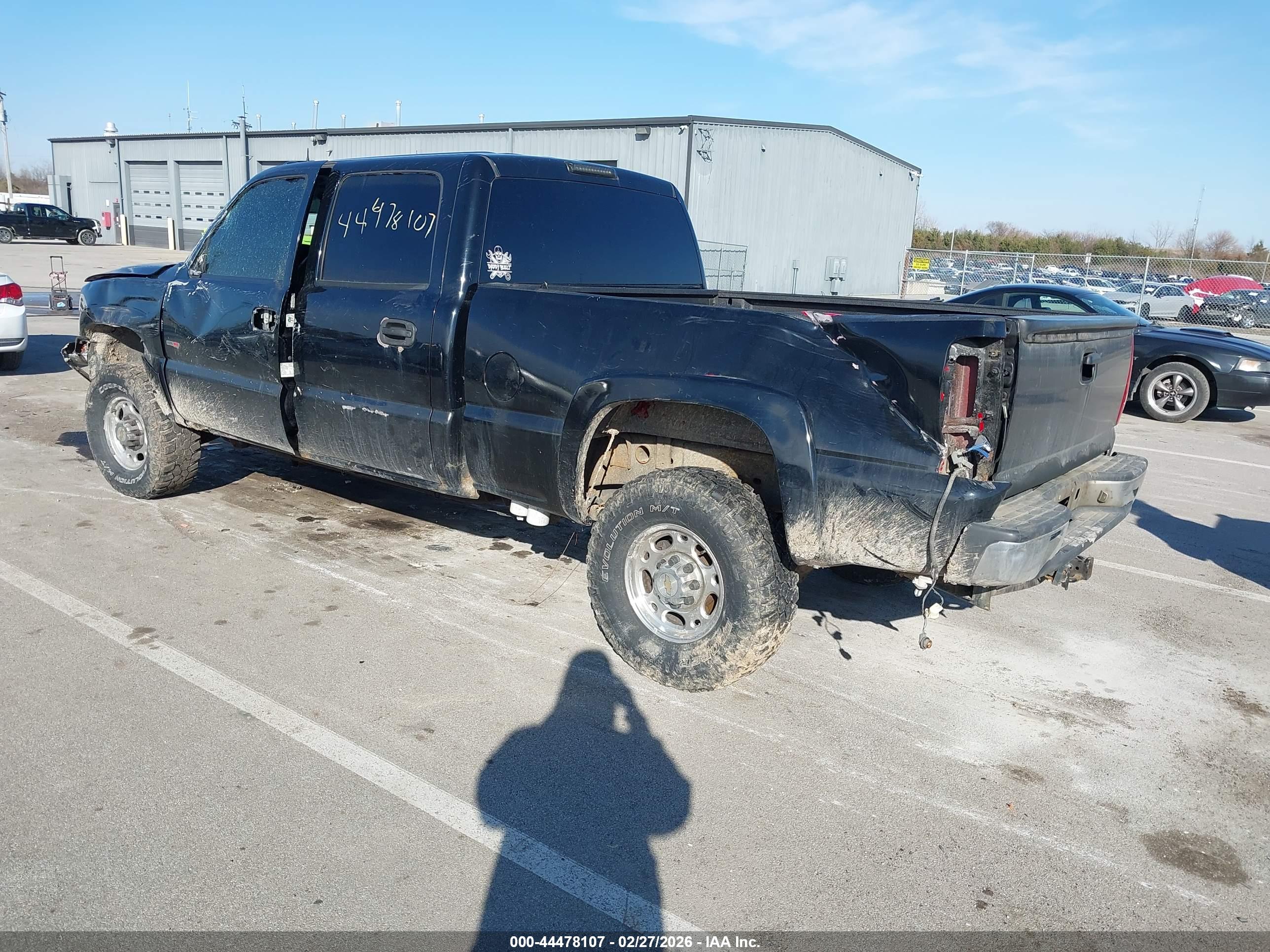 GMC SIERRA image 3