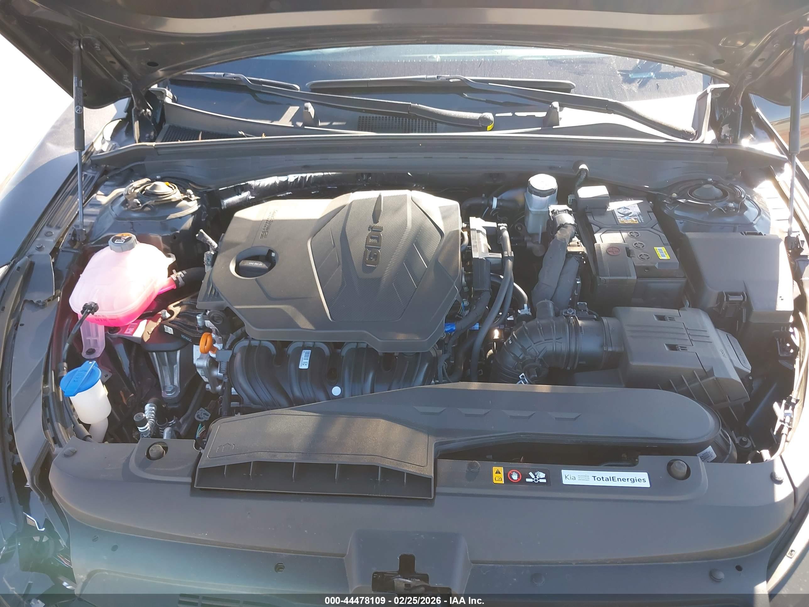 KIA K5 image 10