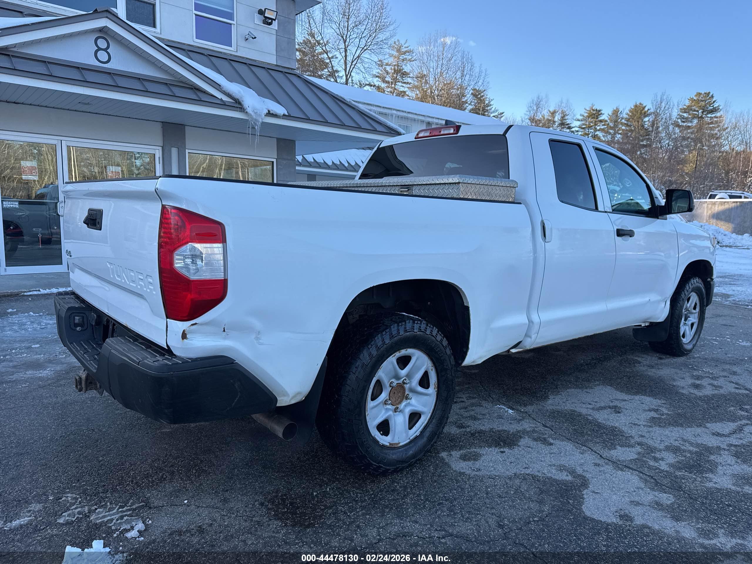 TOYOTA TUNDRA image 4