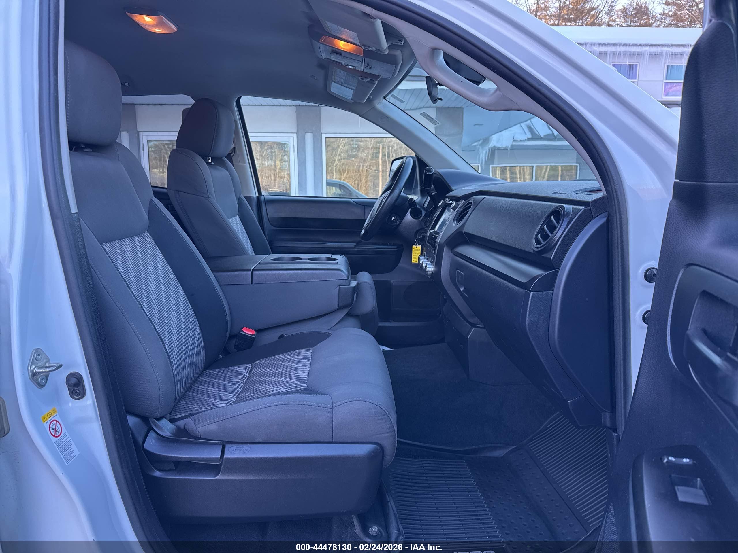 TOYOTA TUNDRA image 5