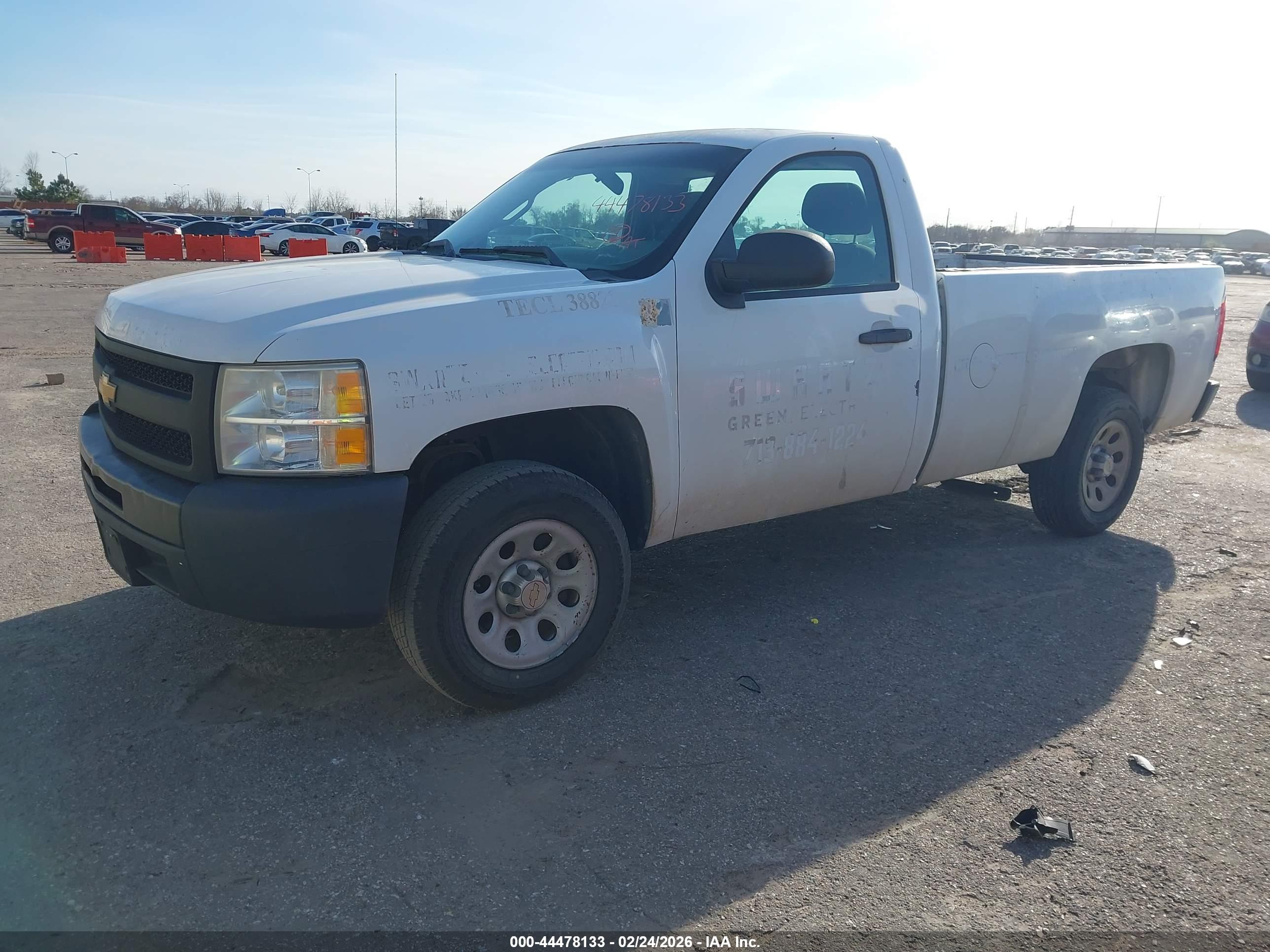 CHEVROLET SILVERADO image 2