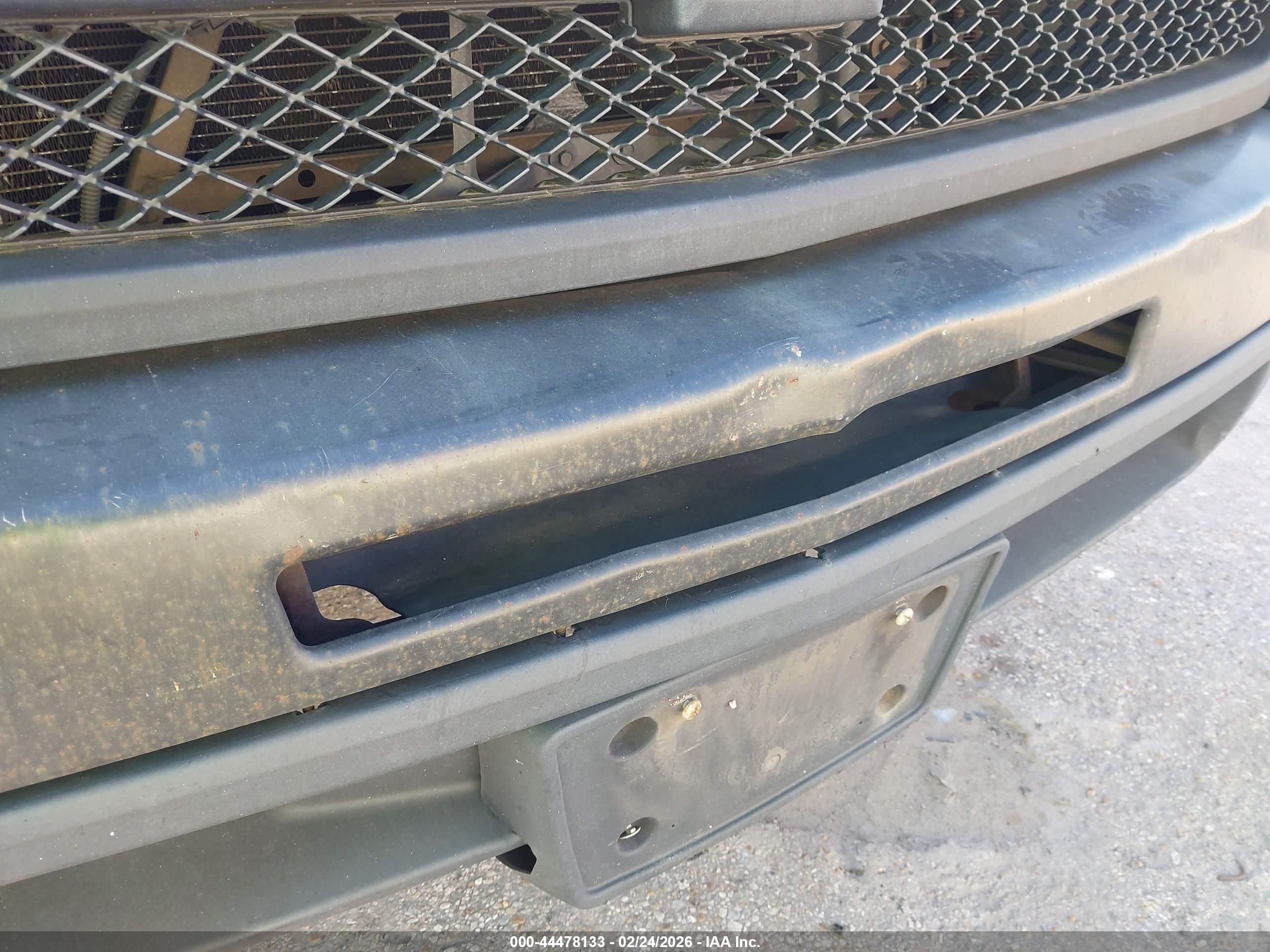 CHEVROLET SILVERADO image 6