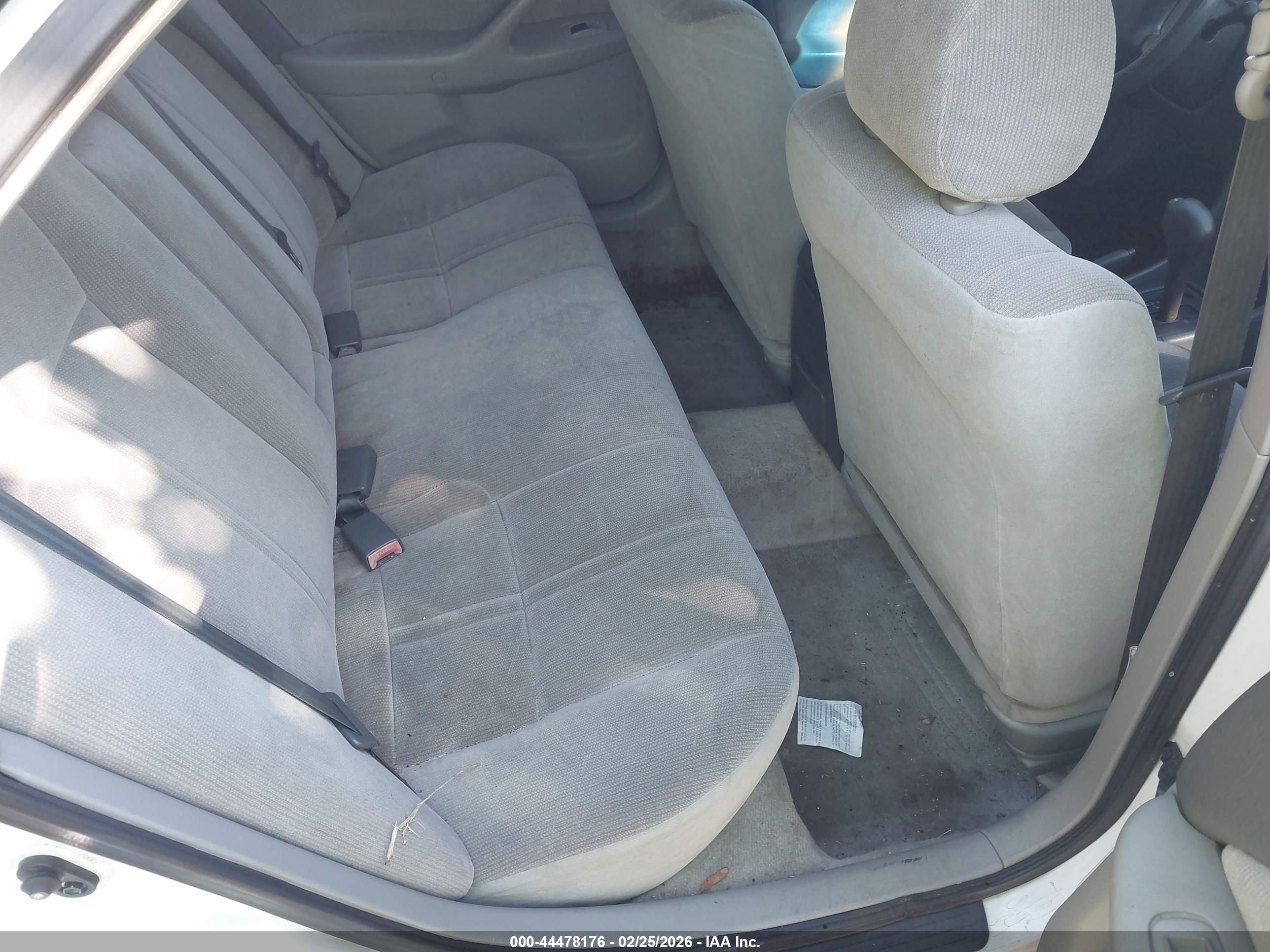 TOYOTA CAMRY image 8