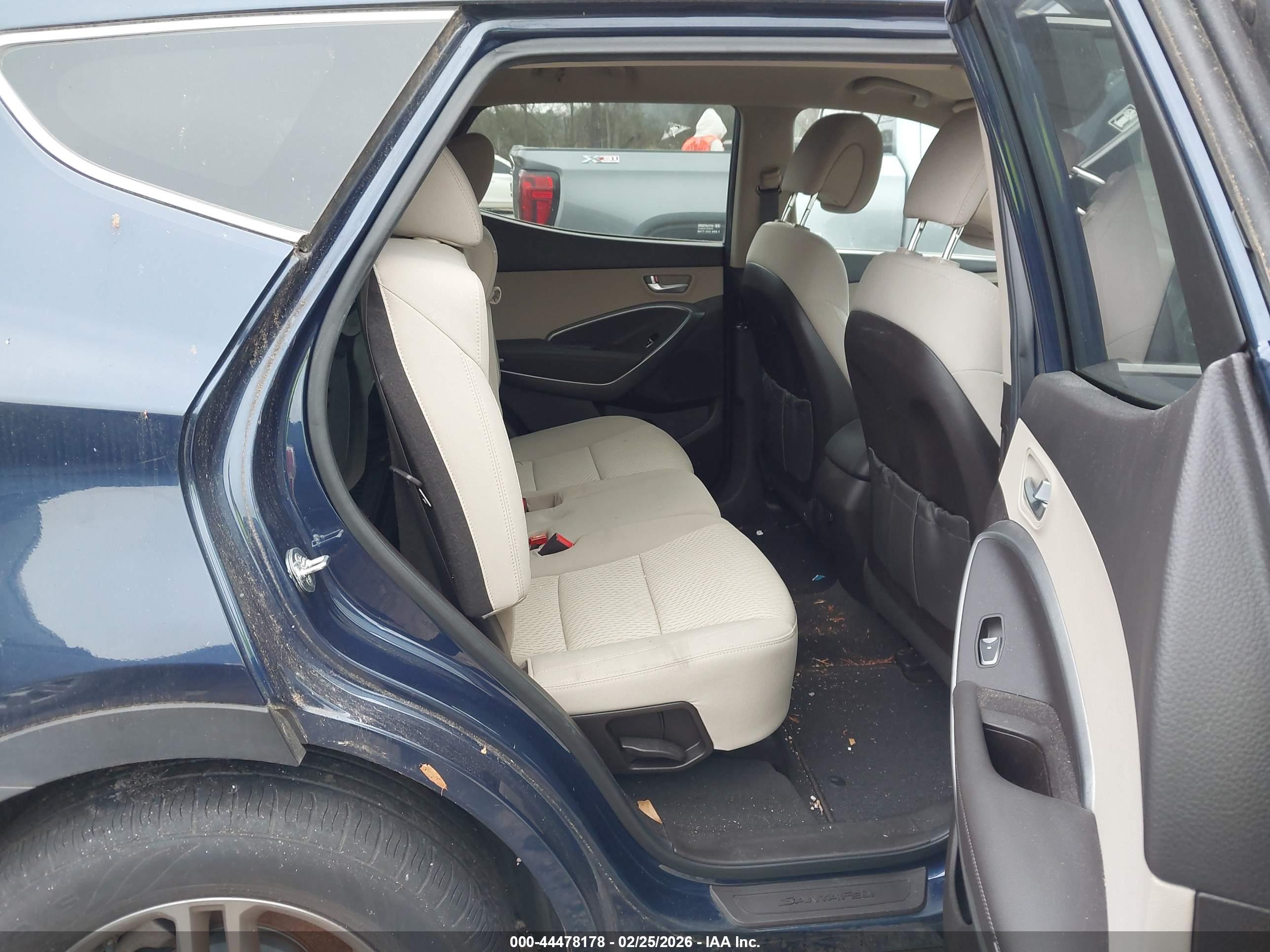 HYUNDAI SANTA image 8