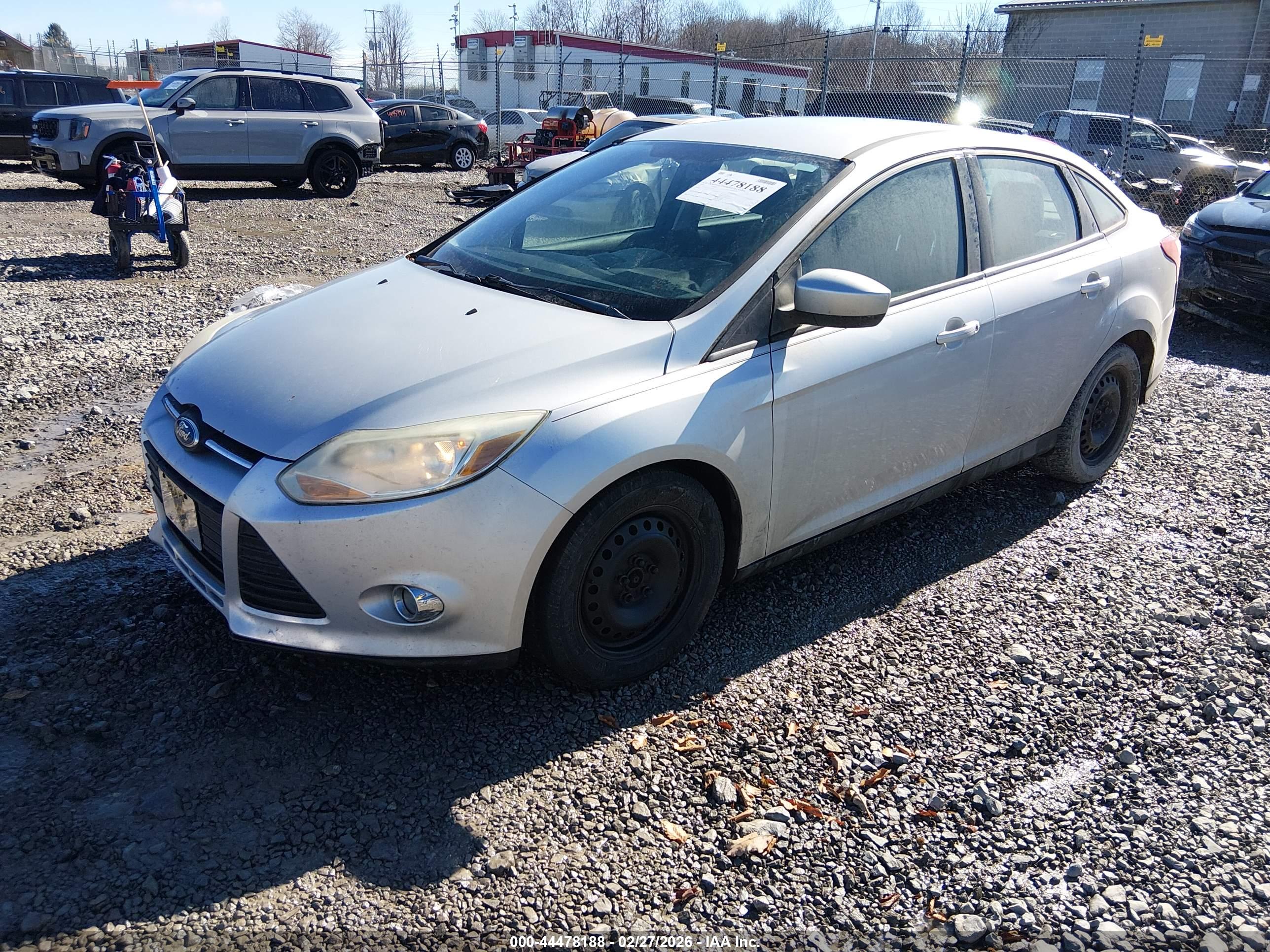 FORD FOCUS image 2