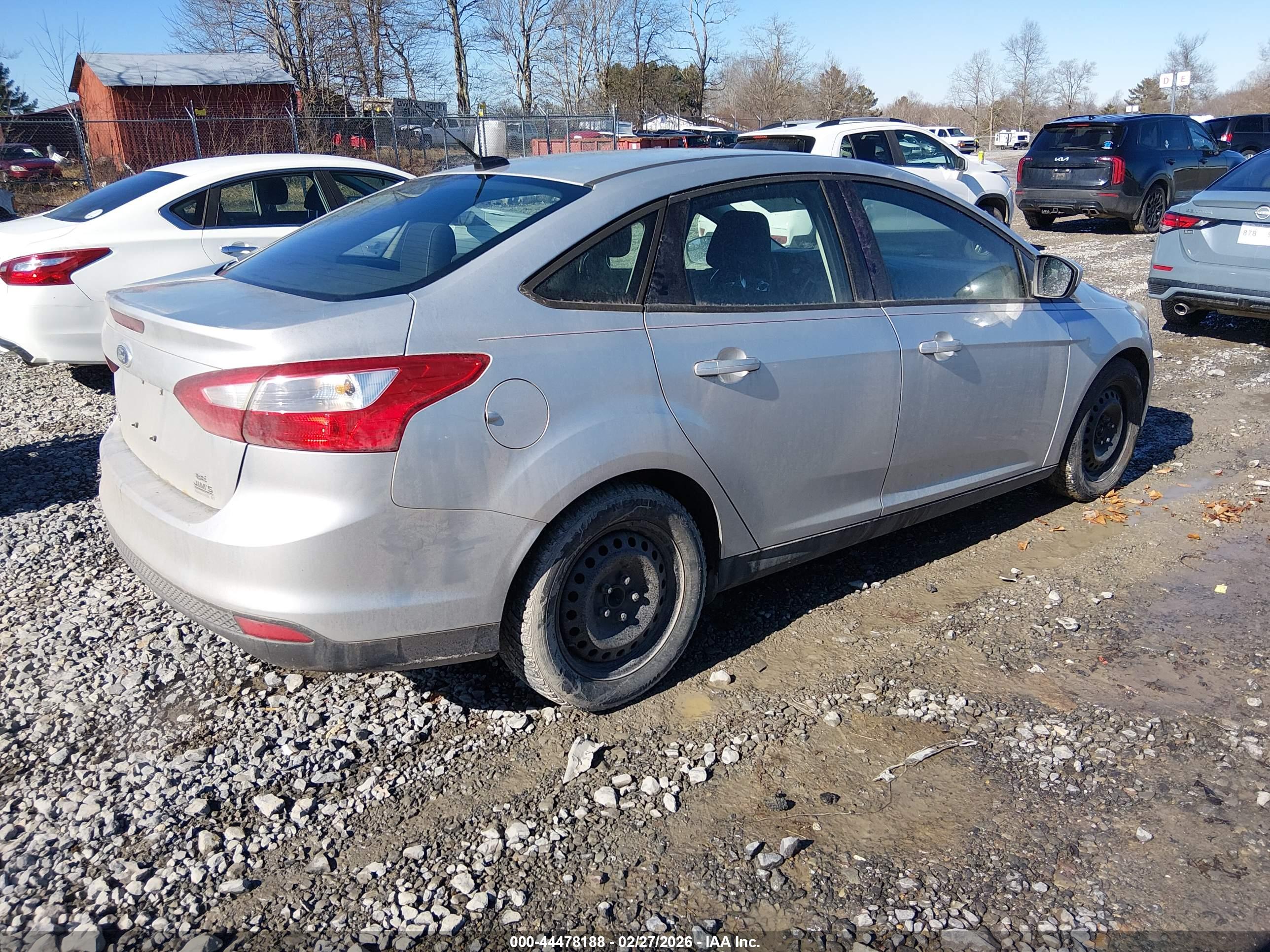 FORD FOCUS image 4