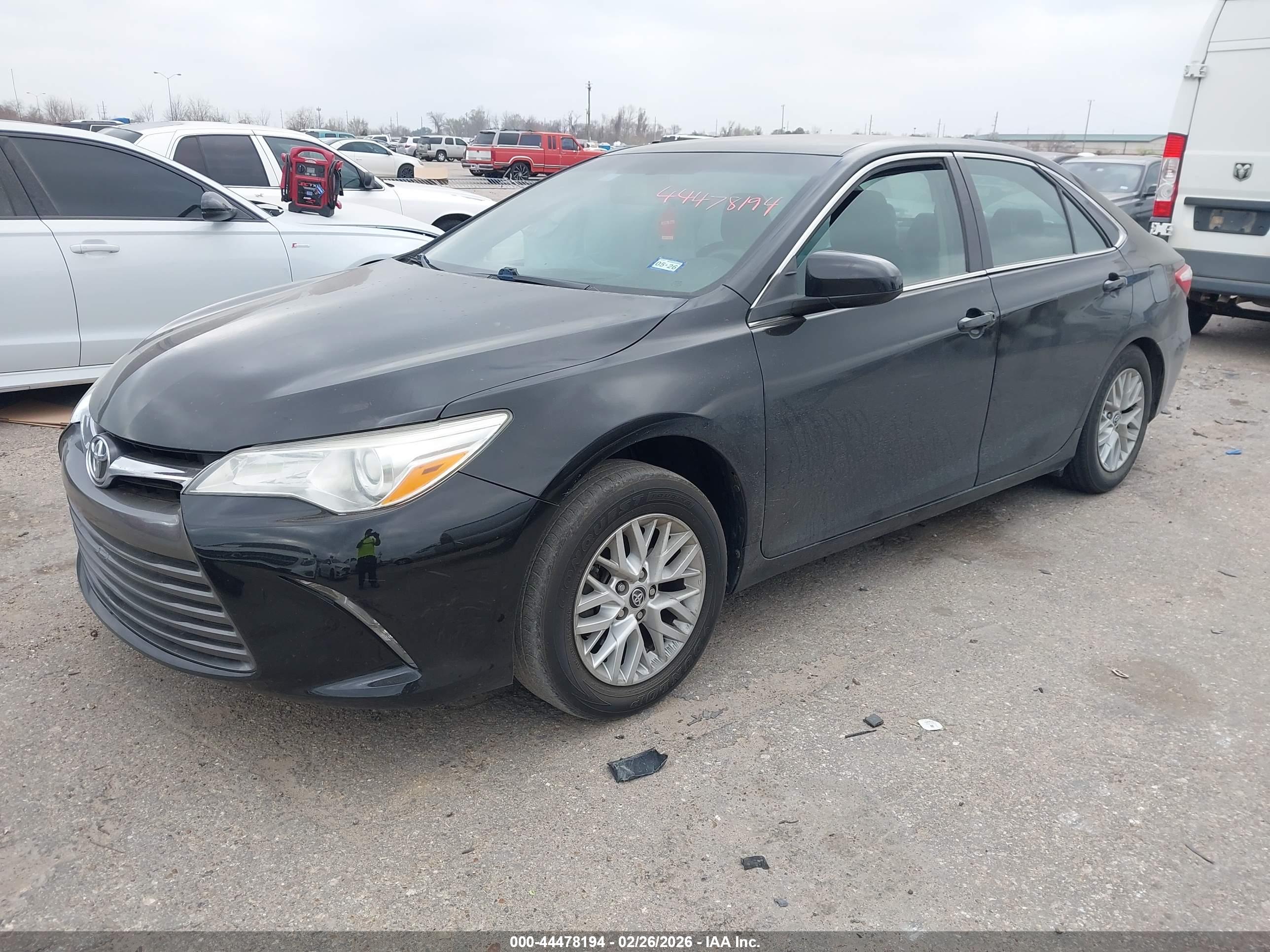 TOYOTA CAMRY image 2