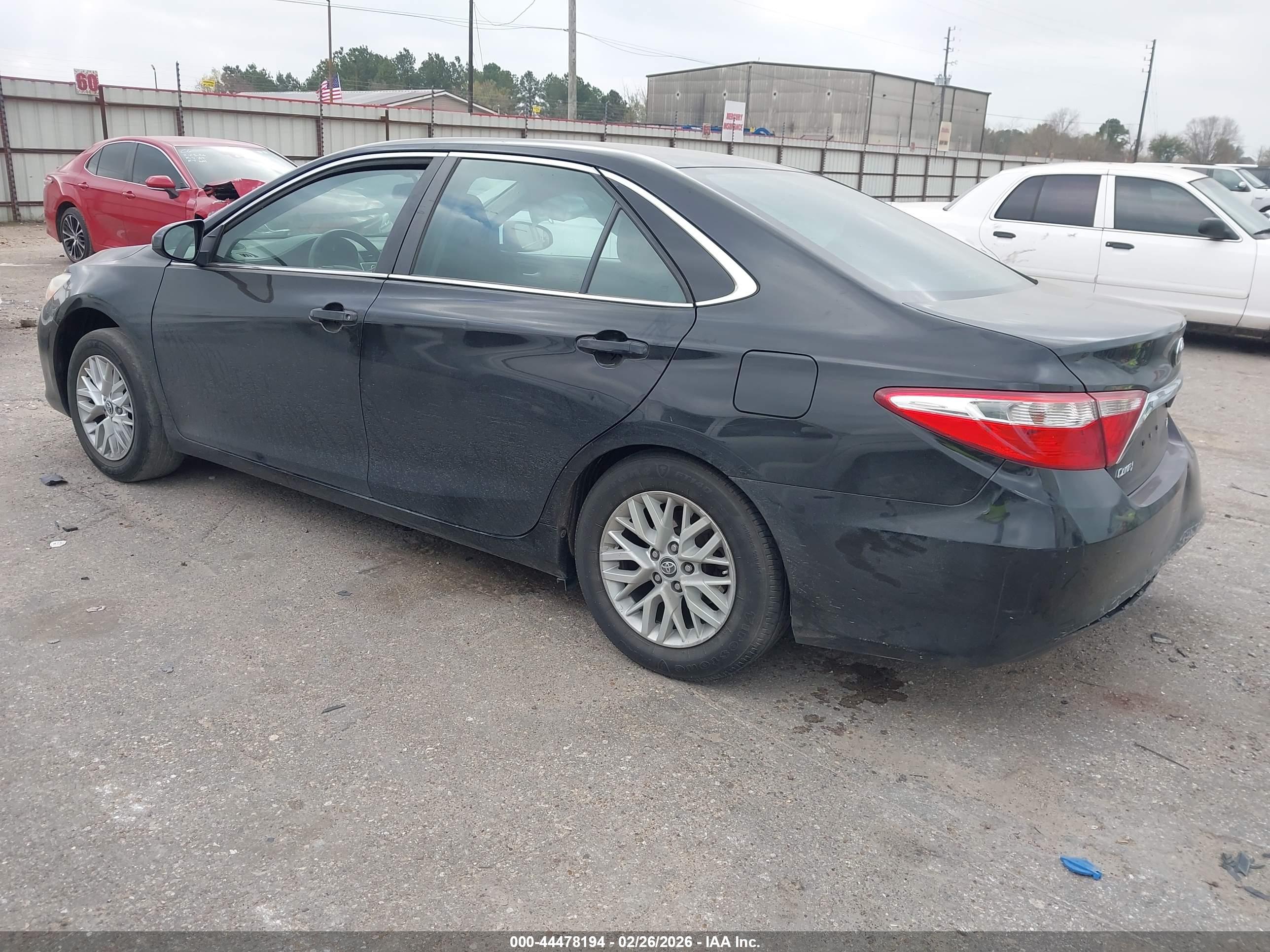 TOYOTA CAMRY image 3