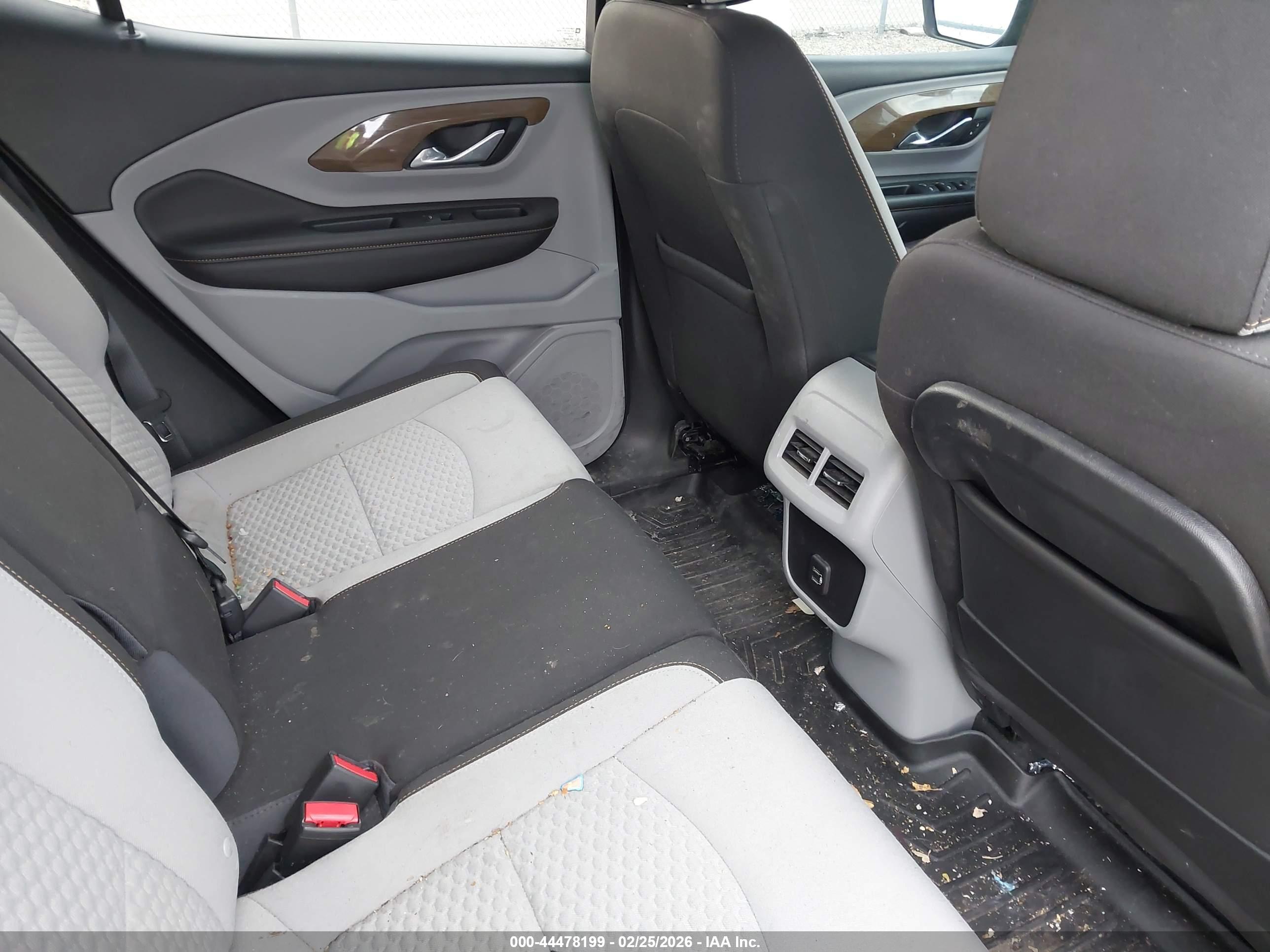 GMC TERRAIN image 8
