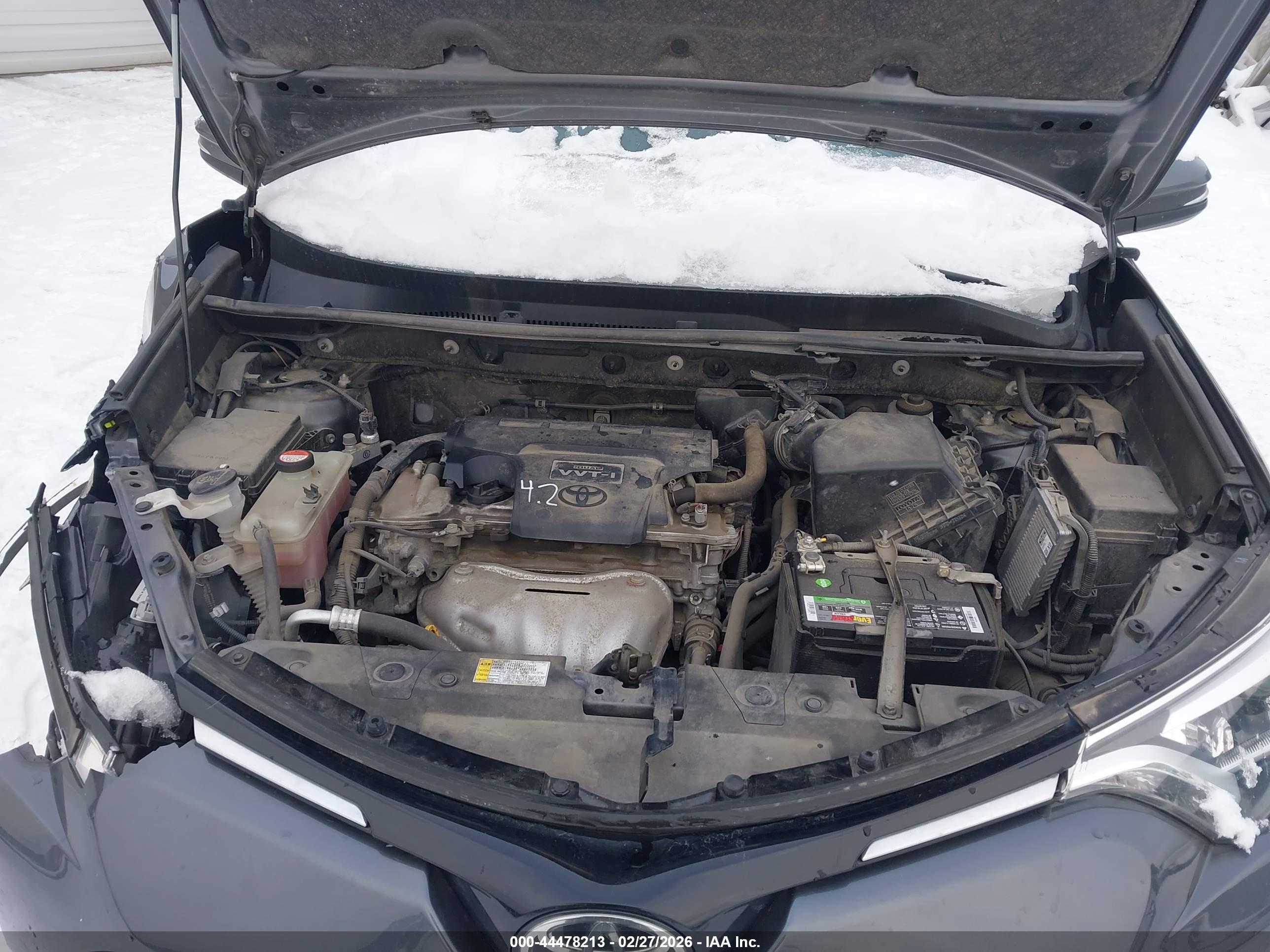 TOYOTA RAV4 image 10