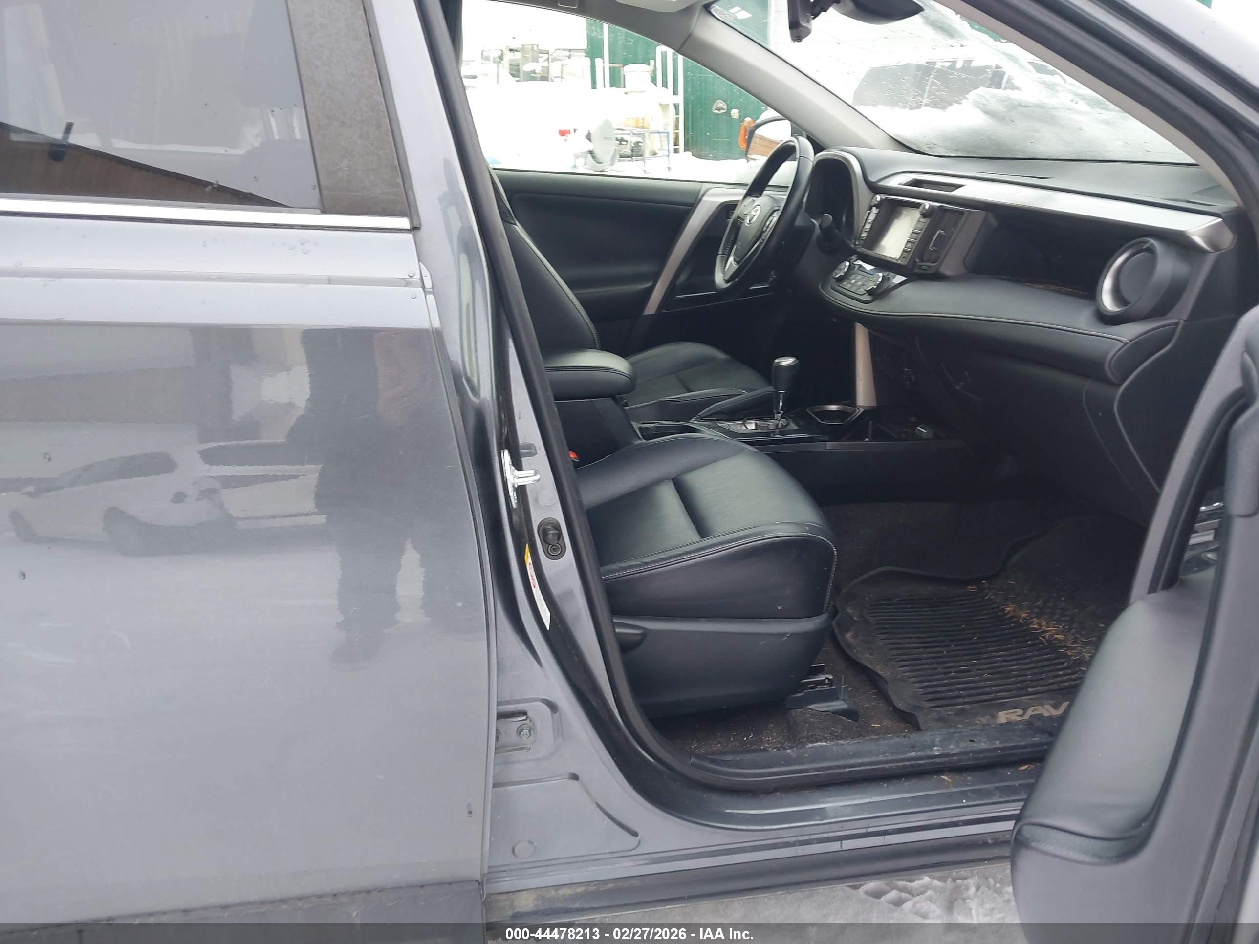 TOYOTA RAV4 image 5