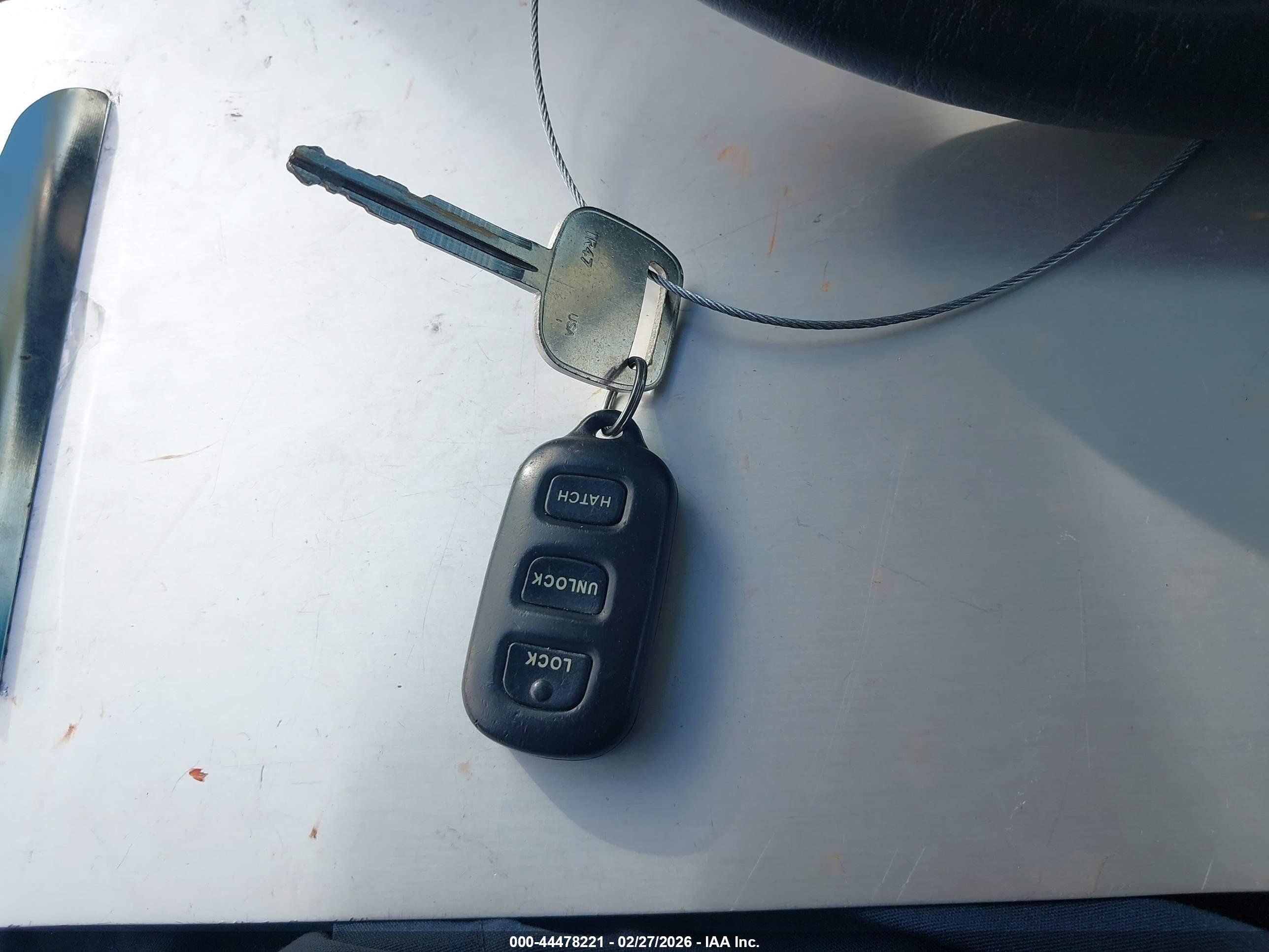PONTIAC VIBE image 11